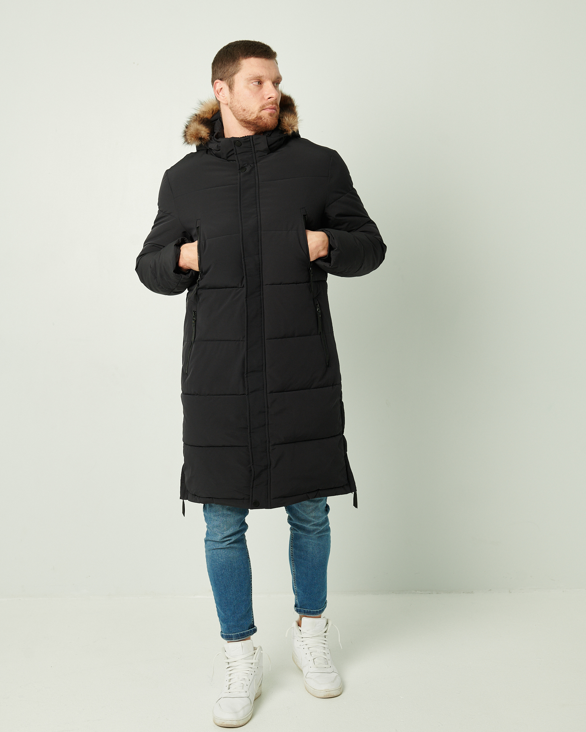 Dygsniuotas žieminis paltas nusegamu kailiuku 900