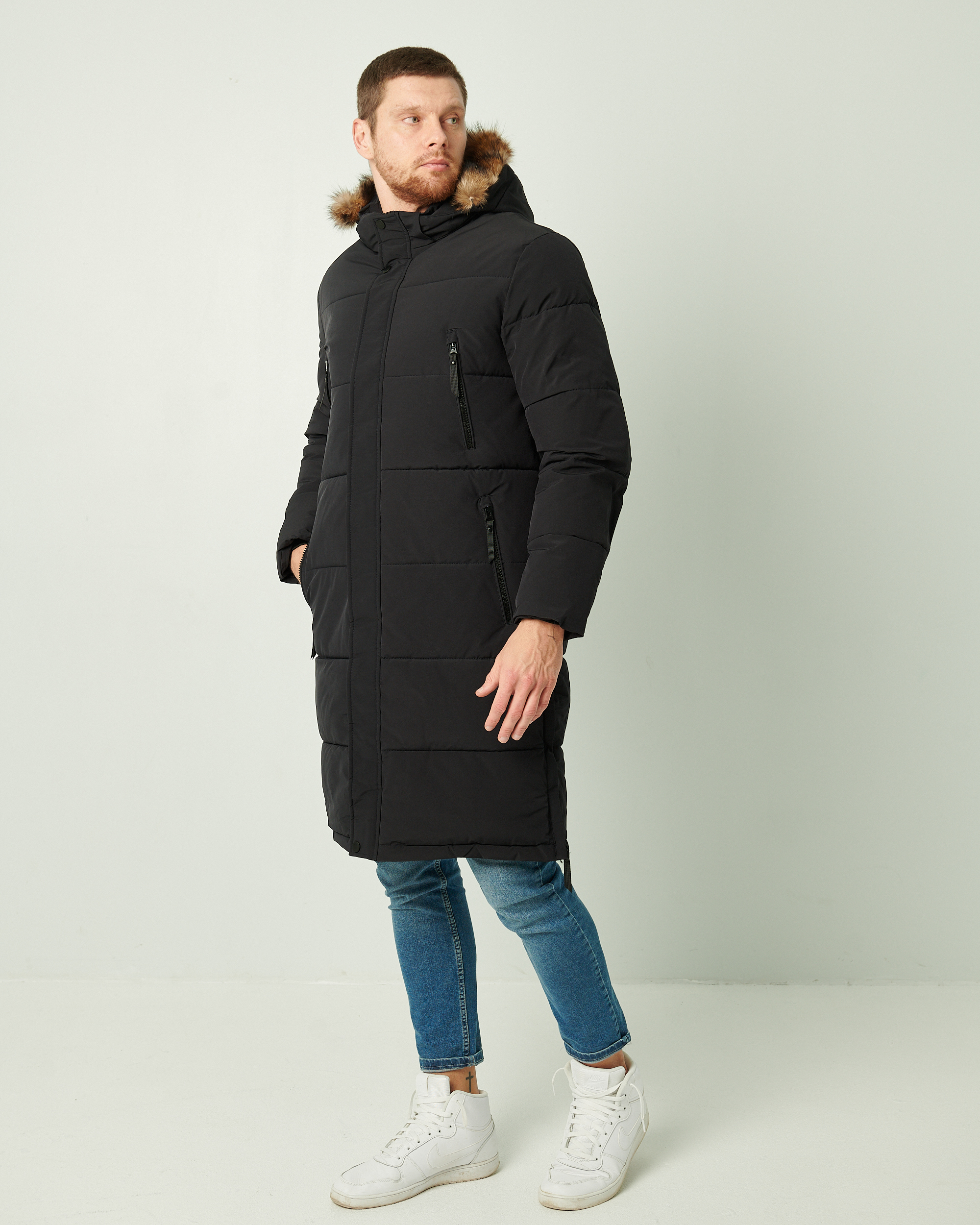 Dygsniuotas žieminis paltas nusegamu kailiuku 900