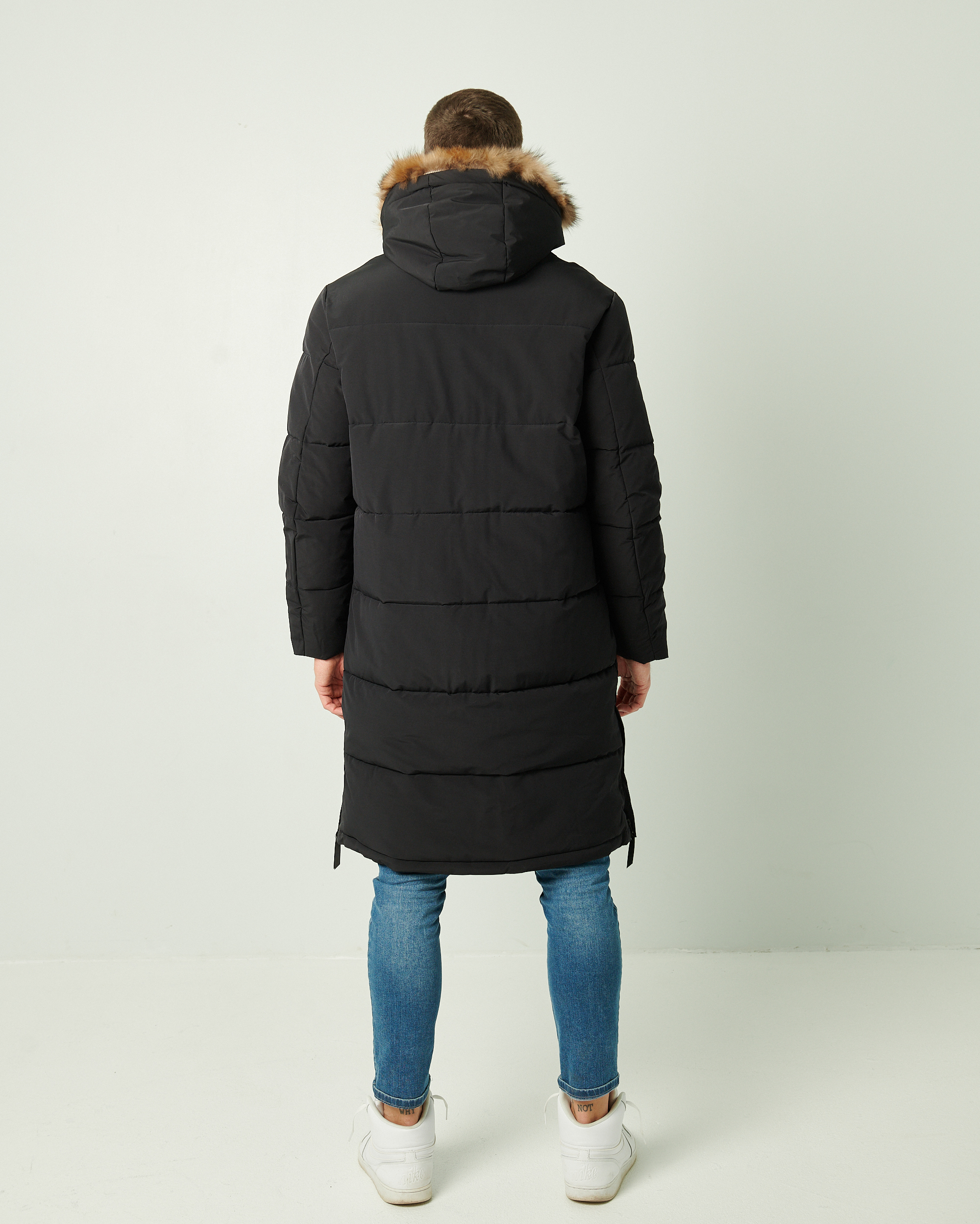 Dygsniuotas žieminis paltas nusegamu kailiuku 900