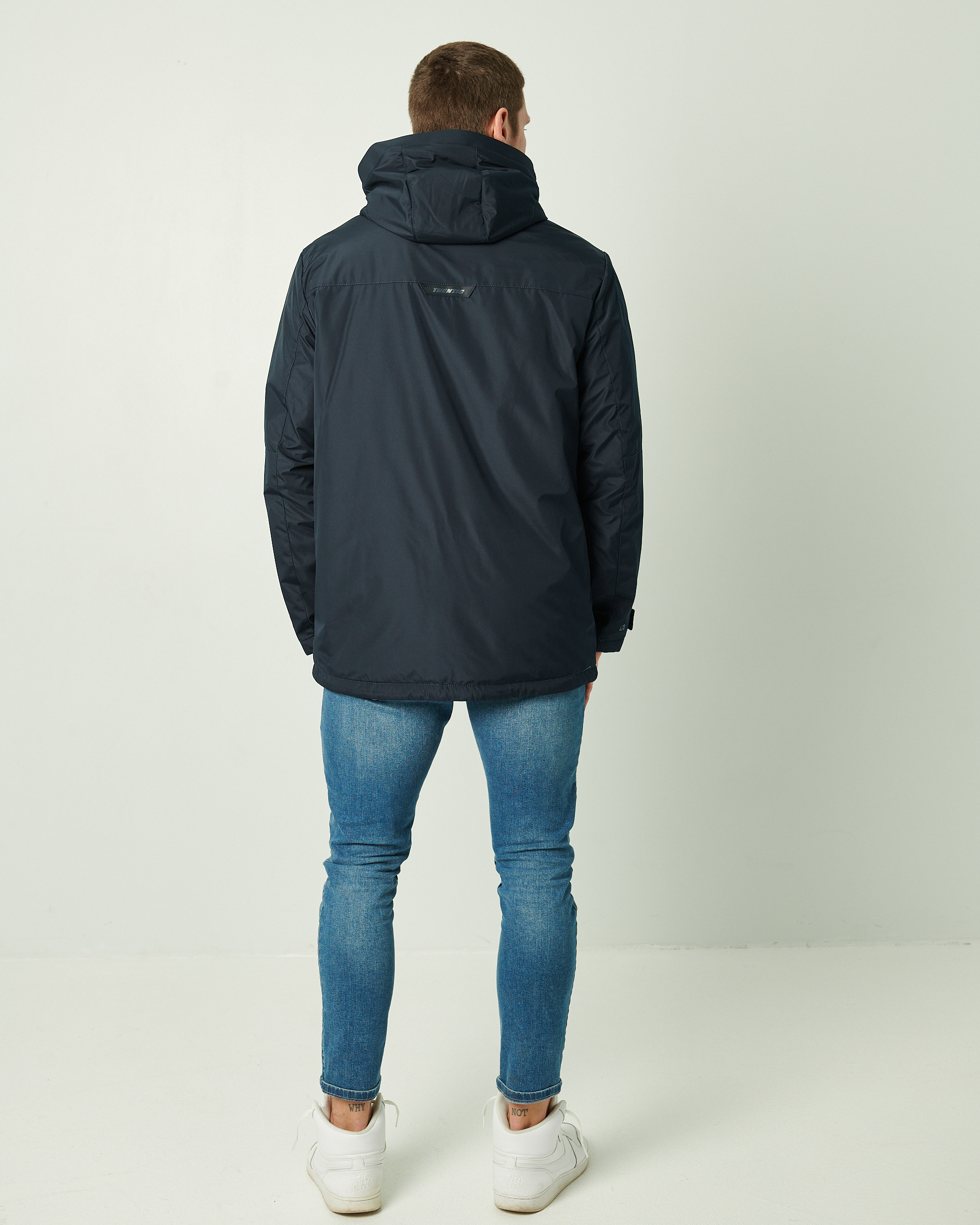 Klasikinė demisezoninė mėlynos spalvos striukė B03