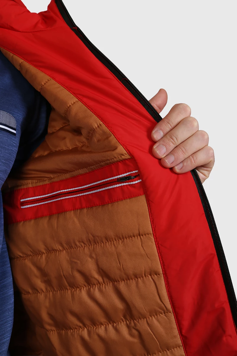 Demisezoninė raudonos spalvos striukė 308