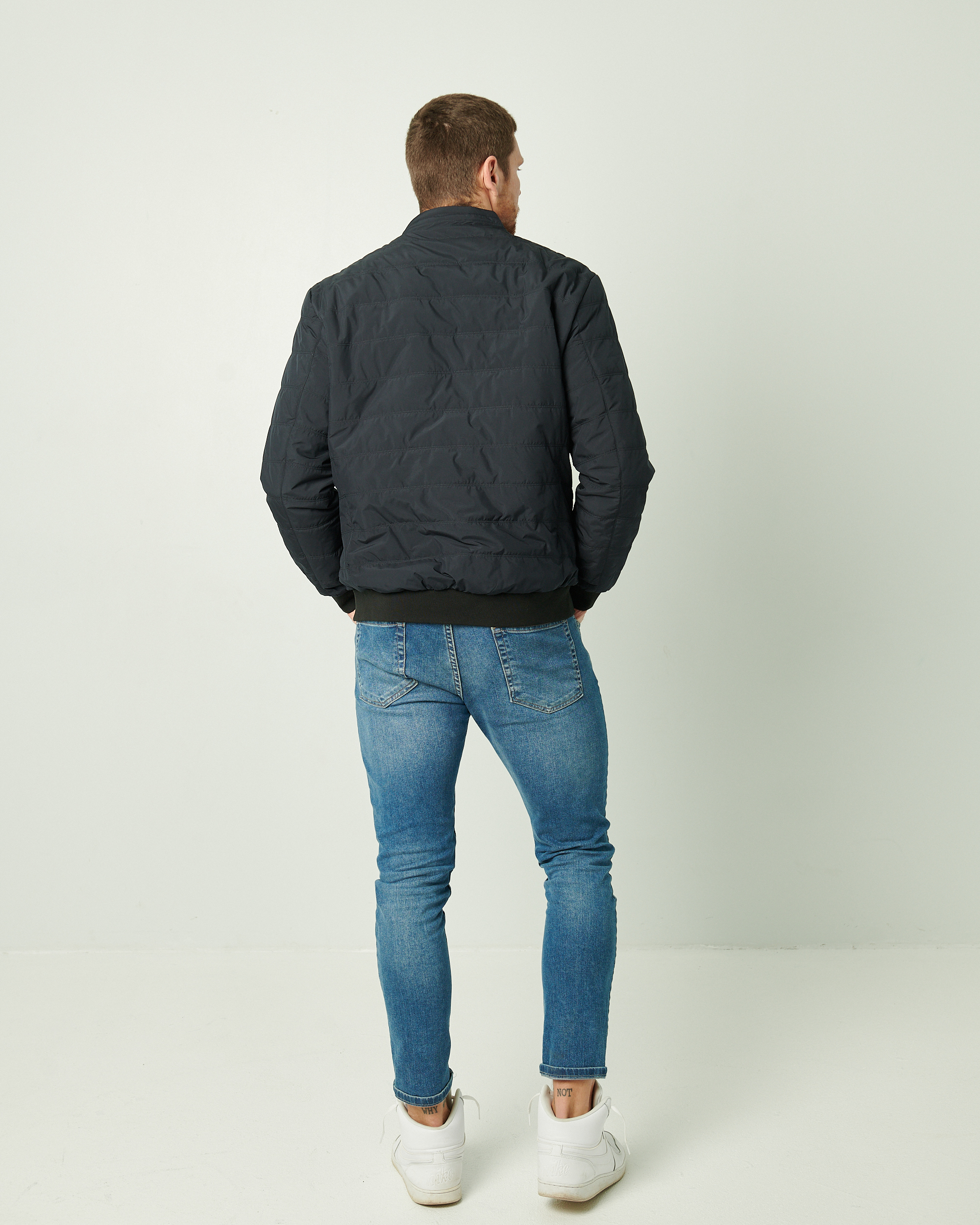 Dygsniuota vasarinė striukė 515