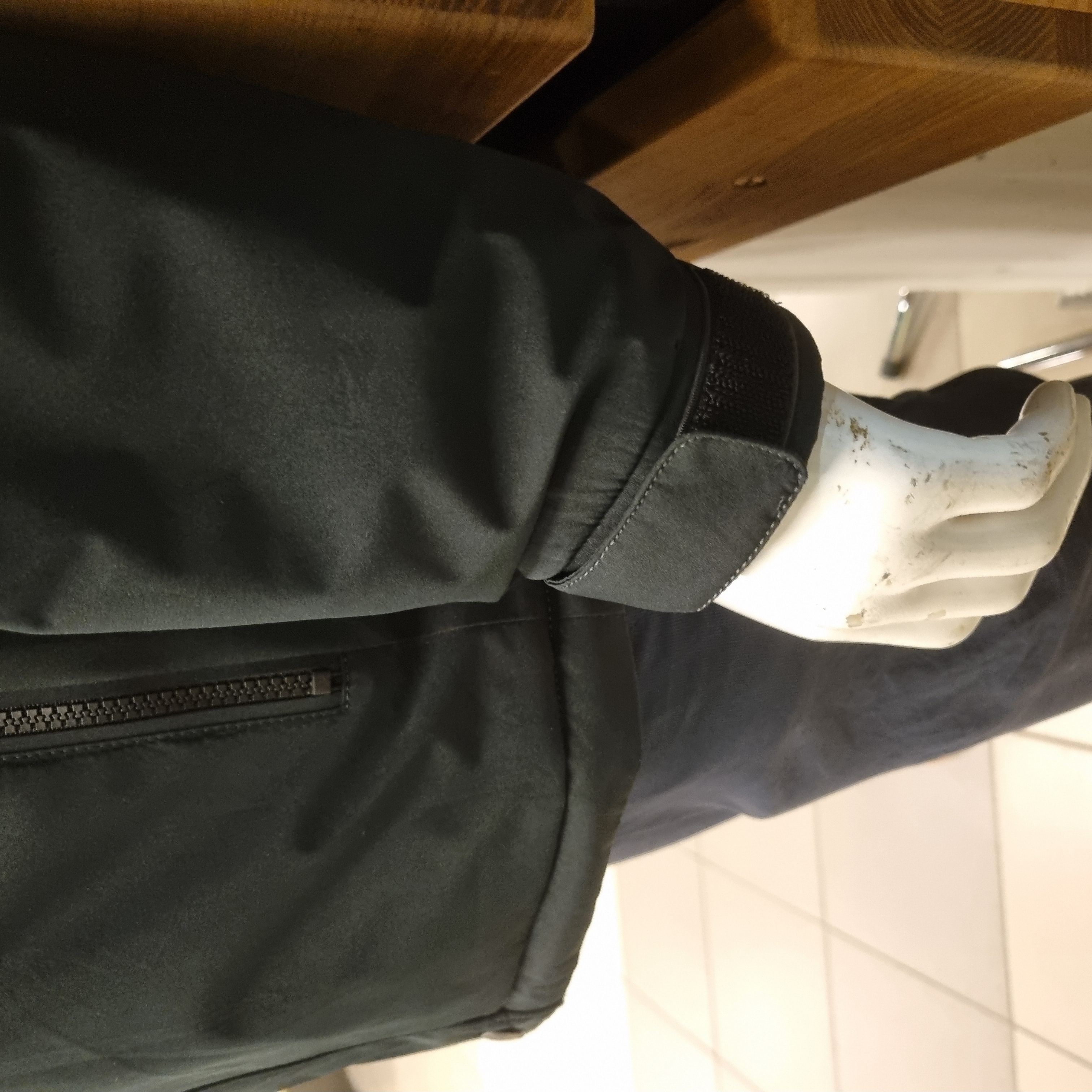 Demisezoninė žalios spalvos striukė 1717