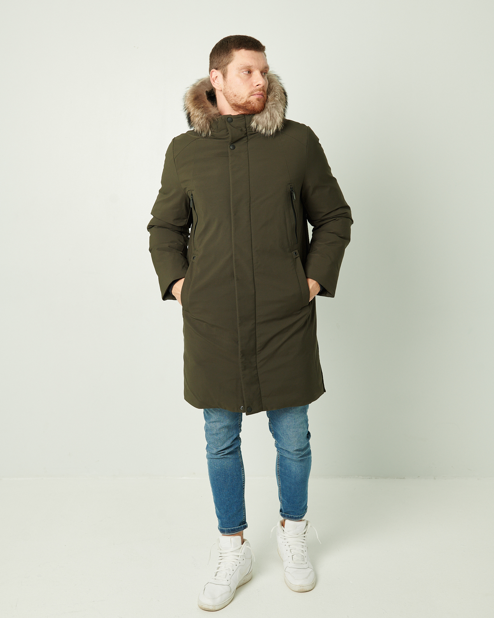 Klasikinis žieminis juodos spalvos paltas su nusegamu kailiuku 1512