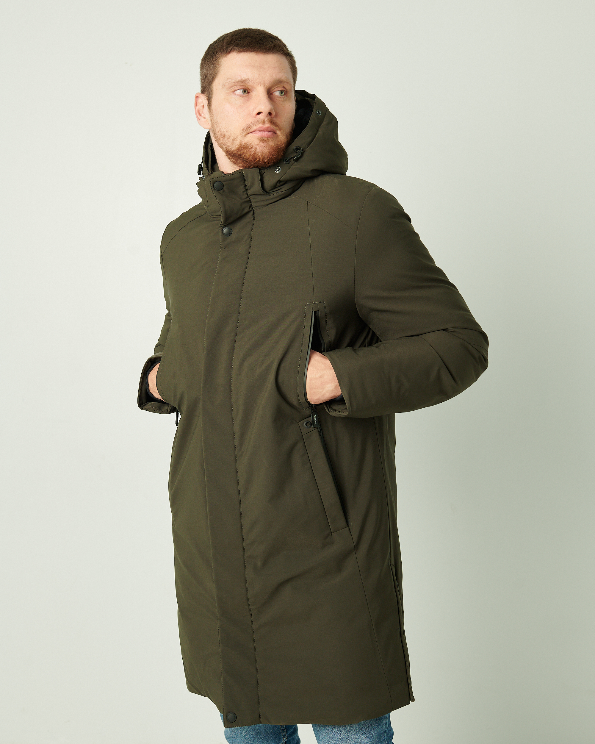 Klasikinis žieminis juodos spalvos paltas su nusegamu kailiuku 1512