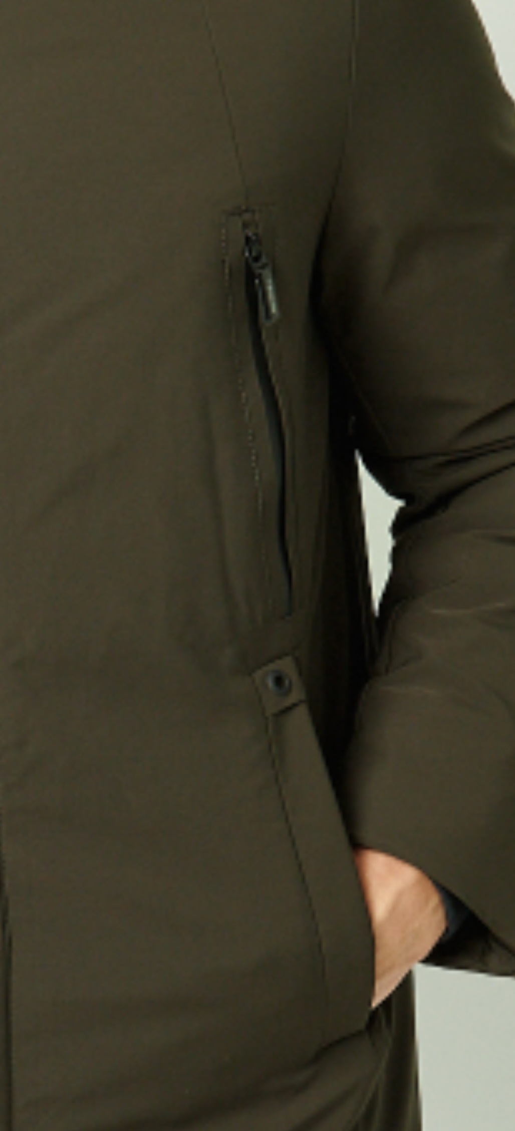 Klasikinis žieminis juodos spalvos paltas su nusegamu kailiuku 1512