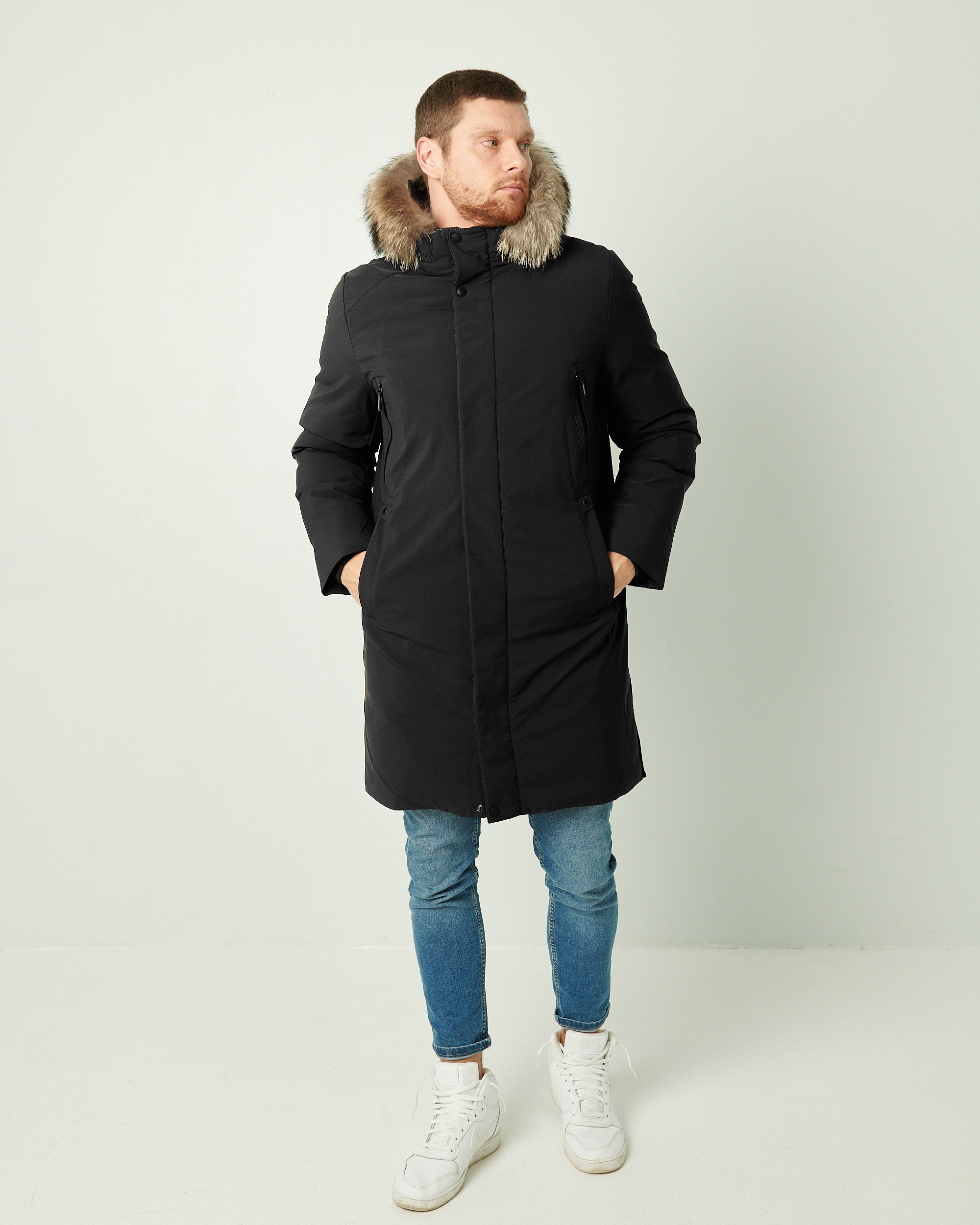 Klasikinis žieminis juodos spalvos paltas su nusegamu kailiuku 1512