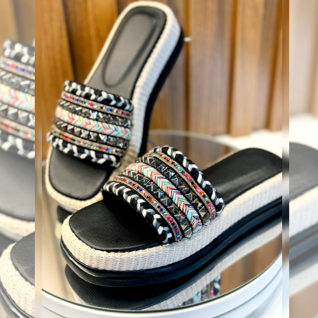 Tamanco Flatform com Pedrarias