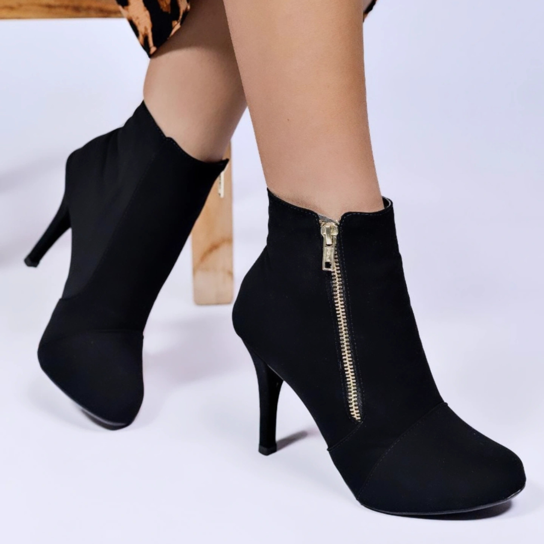 Bota Feminina Cano Médio de Salto Alto