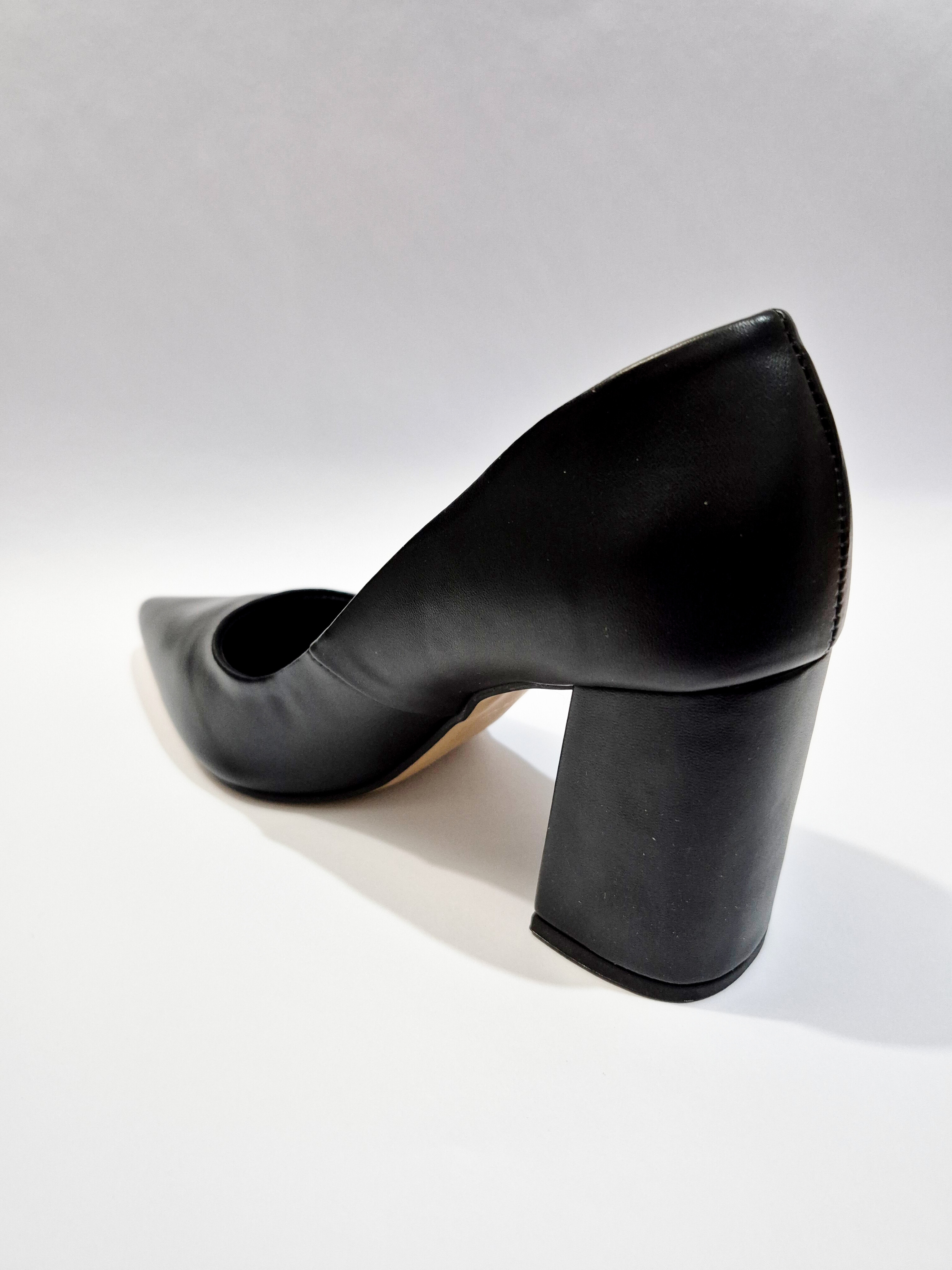 Scarpin Salto Bloco Preto