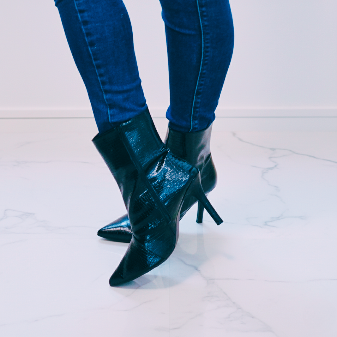 Bota feminina de salto alto