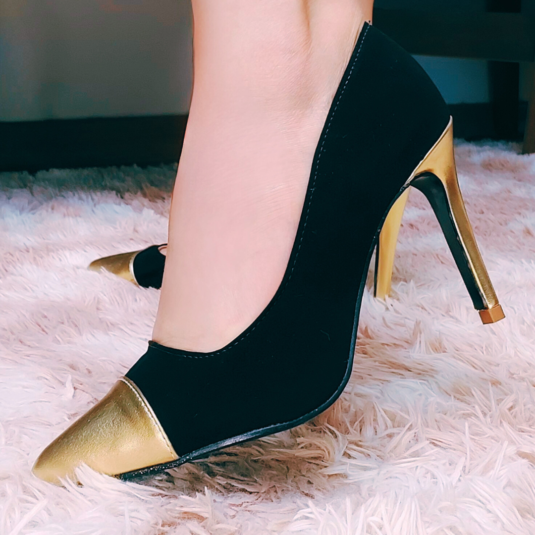 Sapatos de Salto Alto Scarpin - Preto e Dourado
