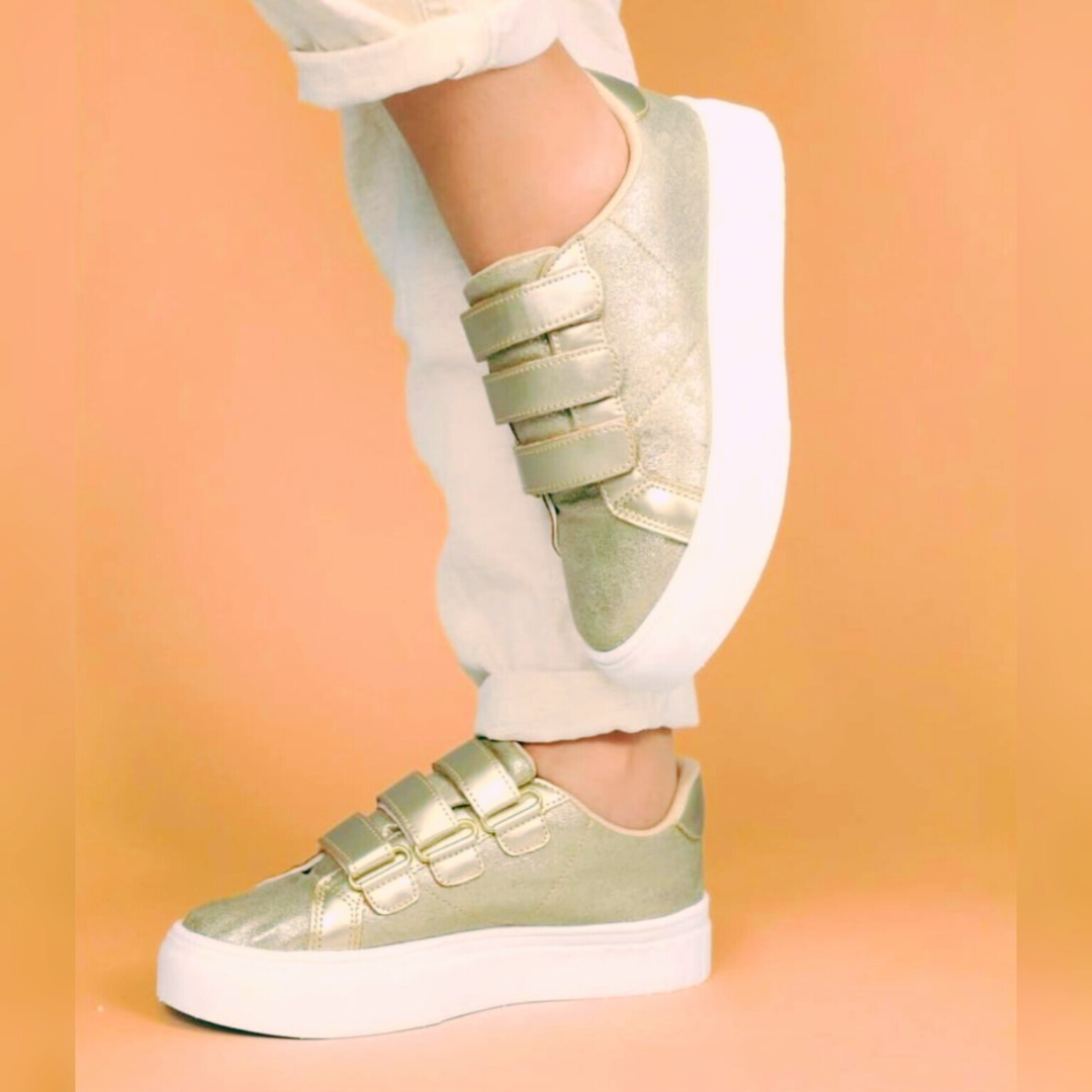 Tênis Metalizado com Velcro