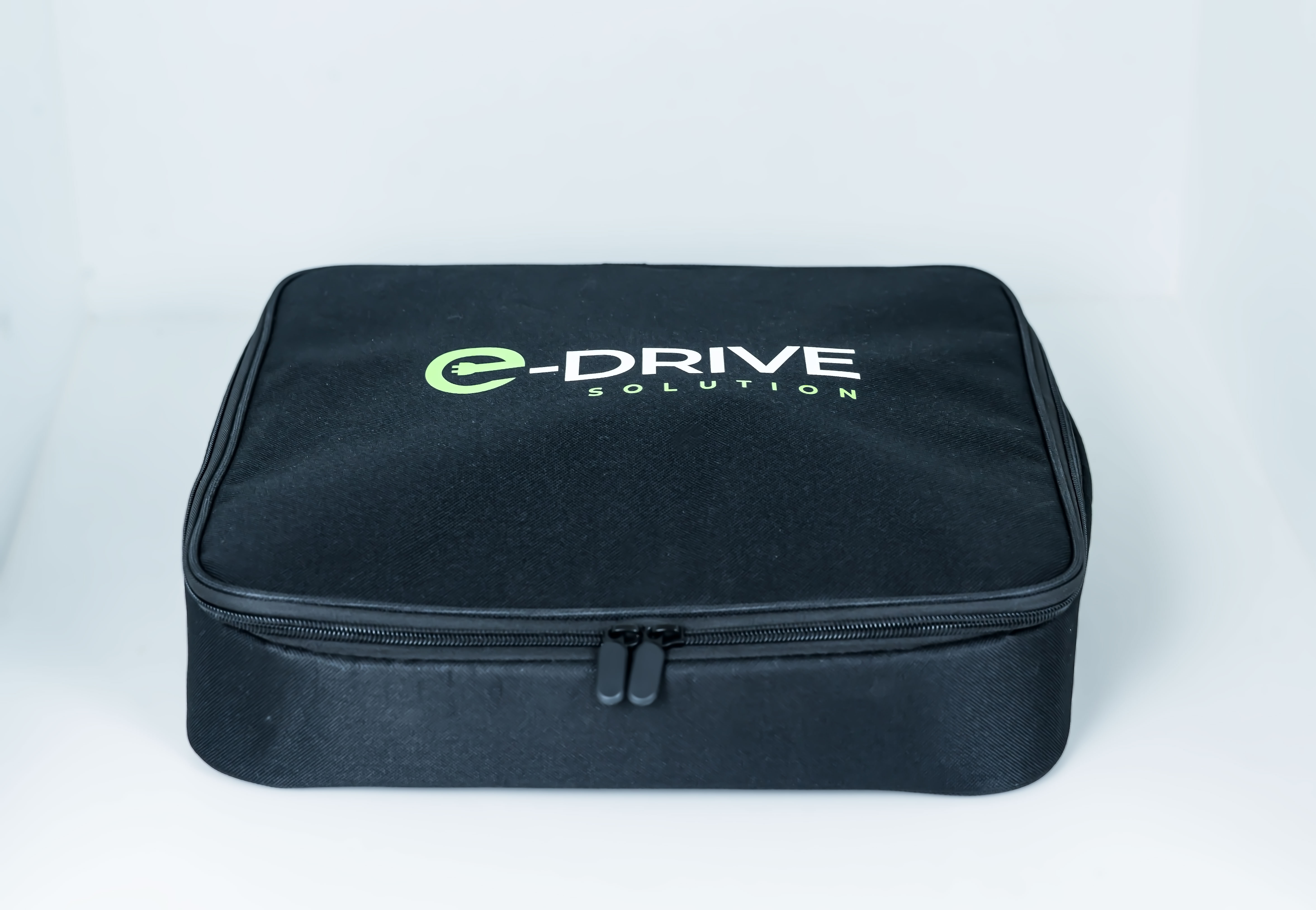 ⚡ Chargeur Voiture Électrique E-Drive Solution –  6A/16A avec Support Mural & support Câble Type 2