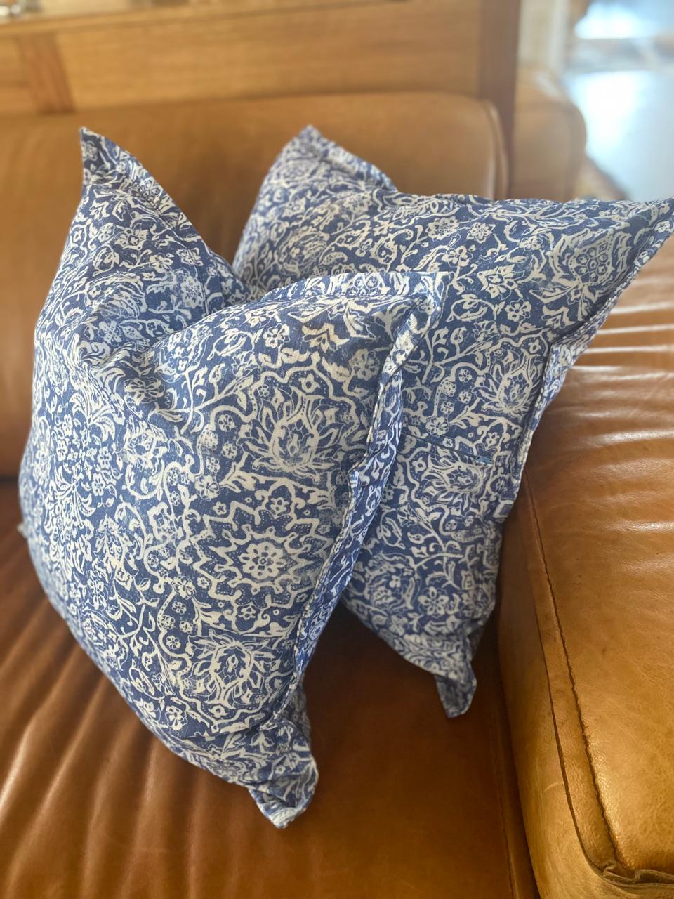 Throw Pillow - Decorative - Arabesque Delft - Box Border