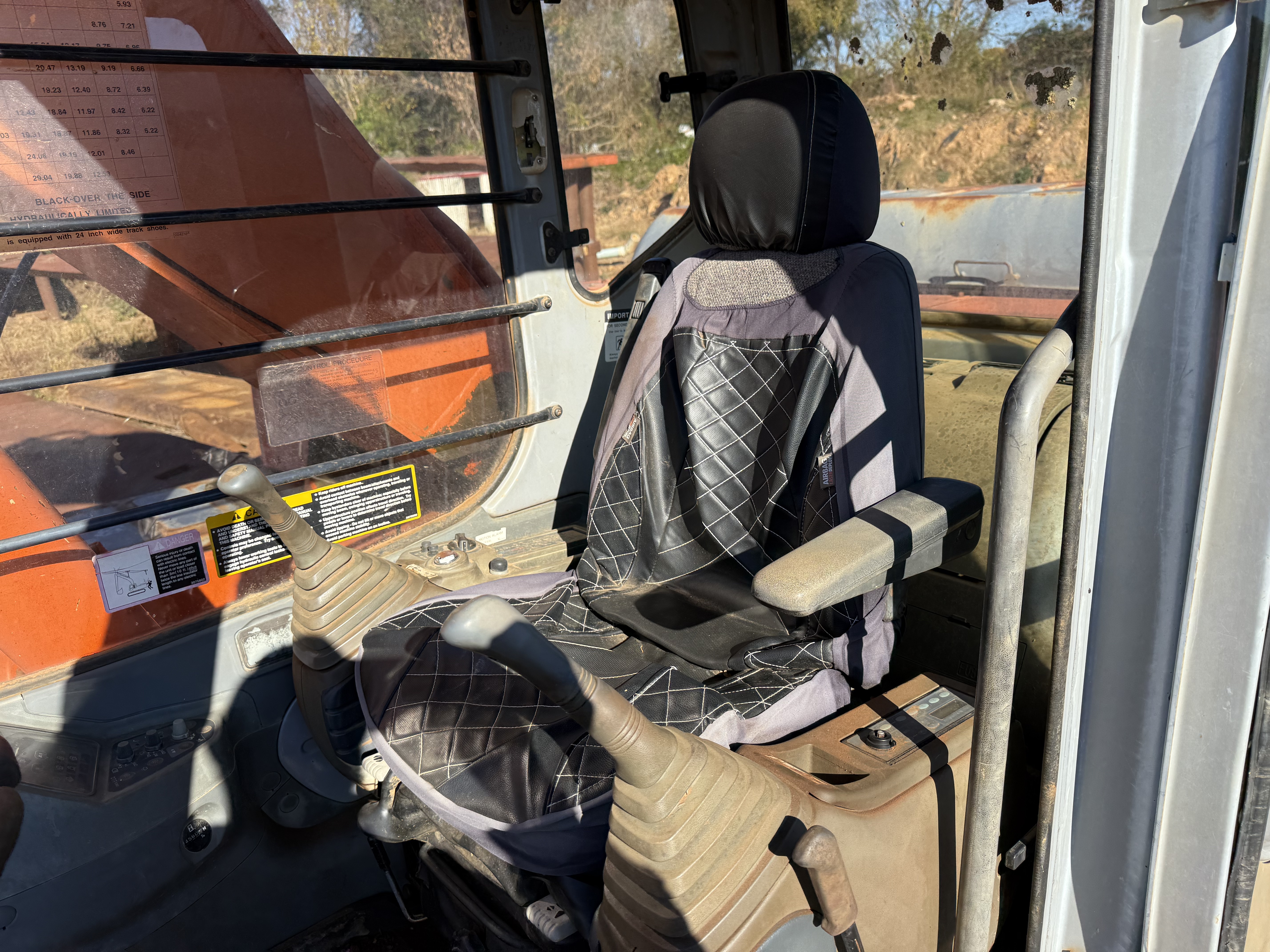 1995 HITACHI EX270 LC HYDRAULIC EXCAVATOR