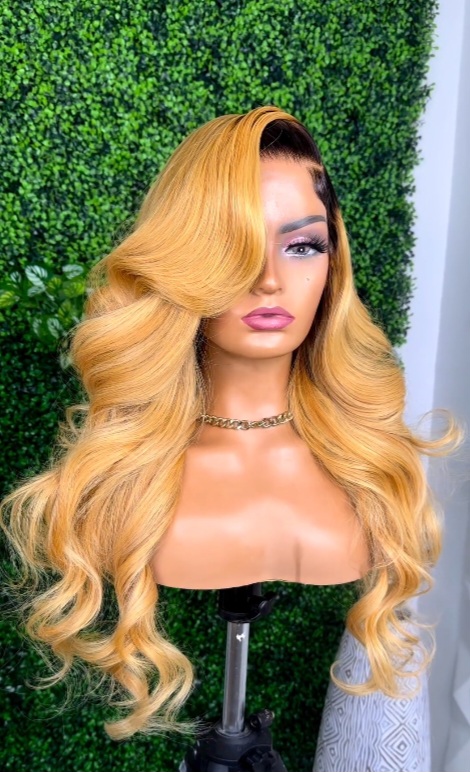 1B Honey Blonde Wavy Lace Front Wig