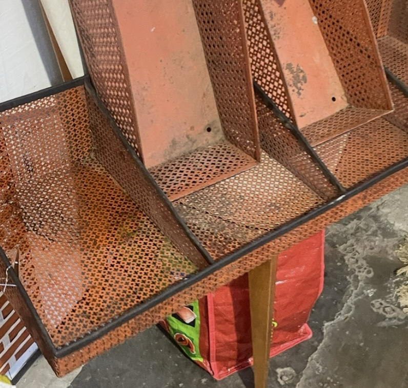 Présentoir etagère  métallique vintage  1950/60 