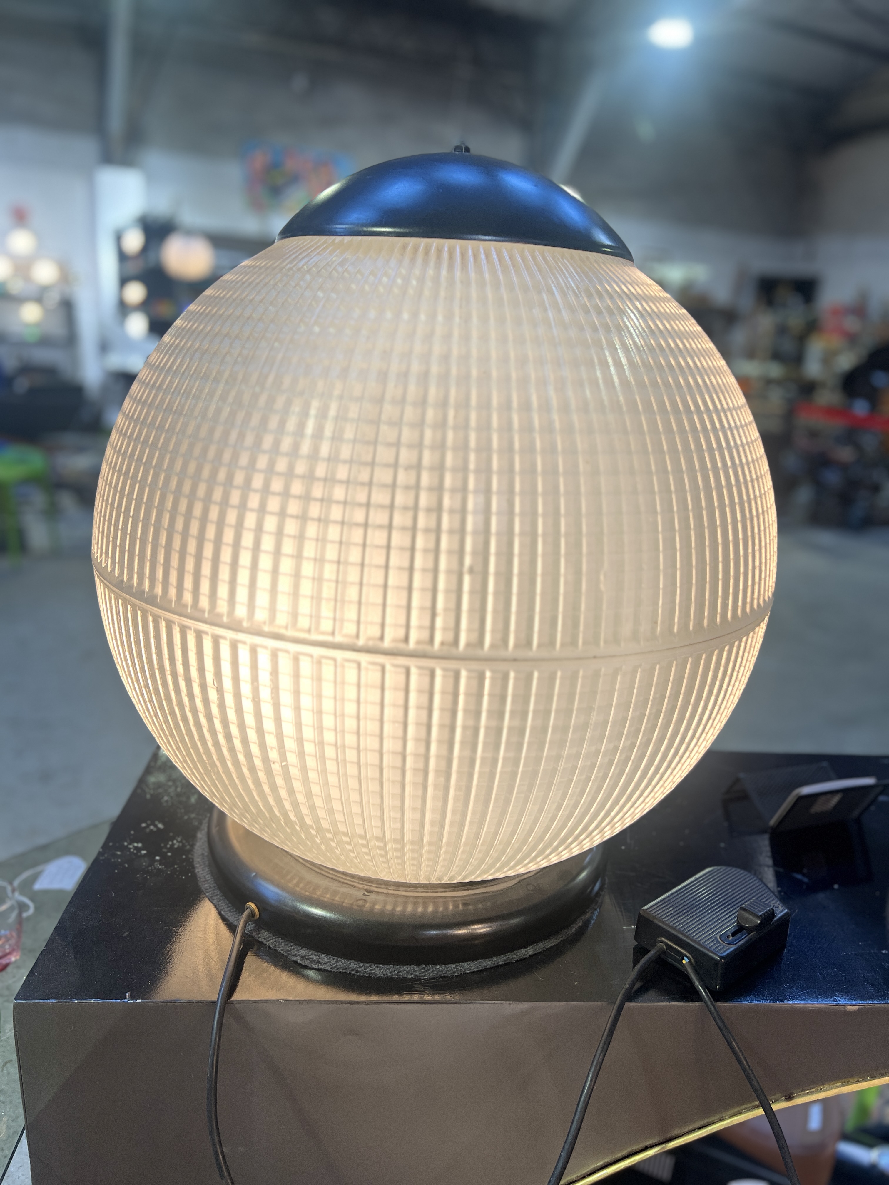 Grande lampe Holophane vintage 