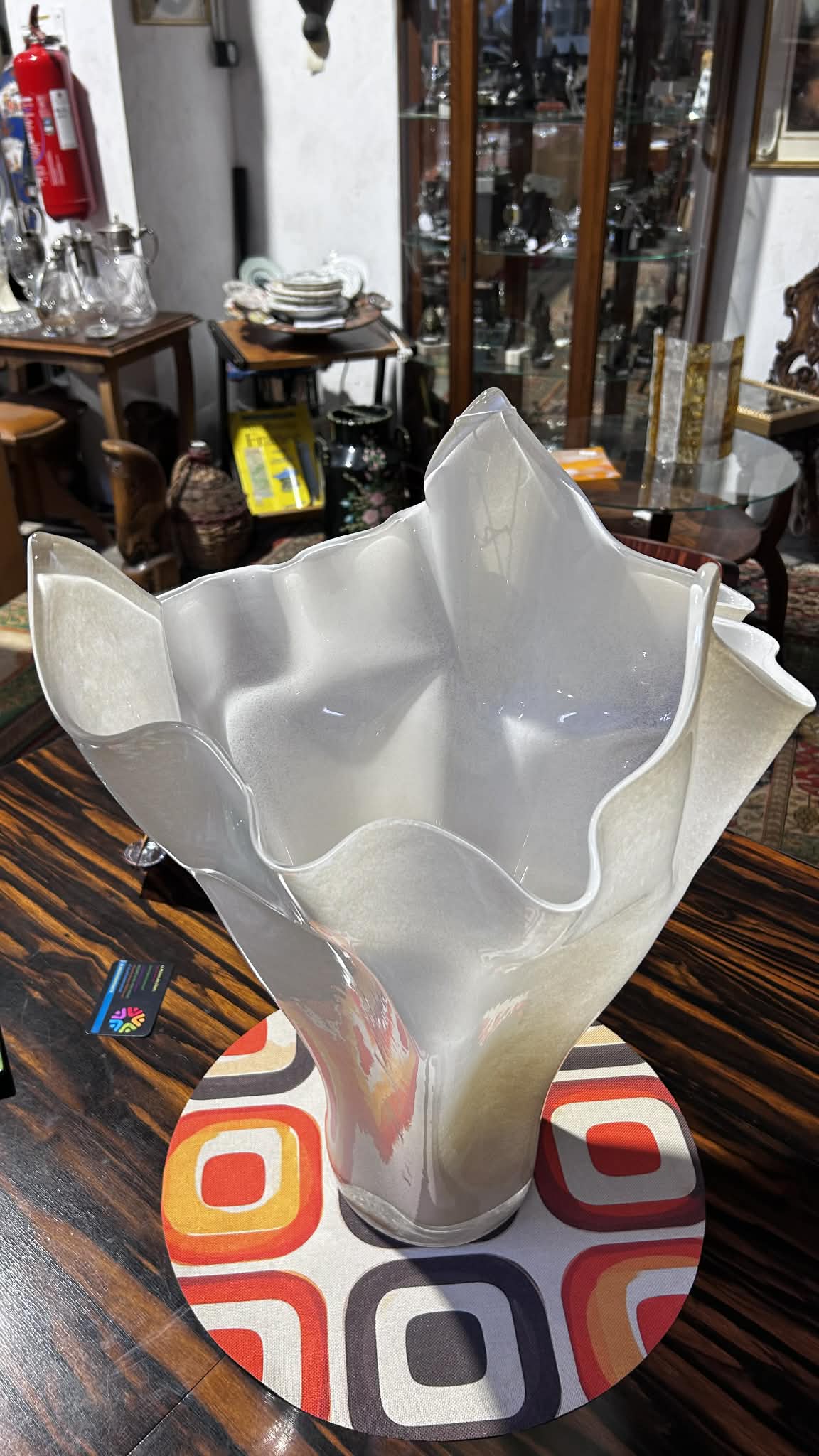 Important vase sculptural design