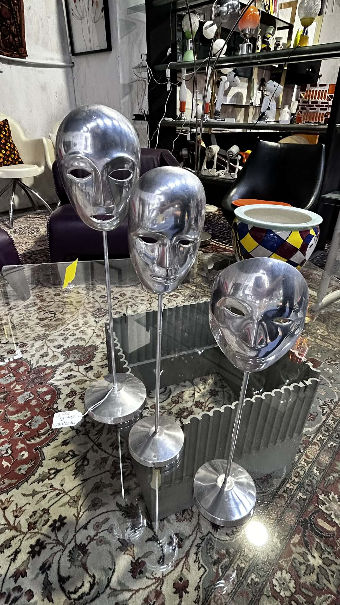 Sculptures décoratives “Masques” en aluminium – Design contemporain