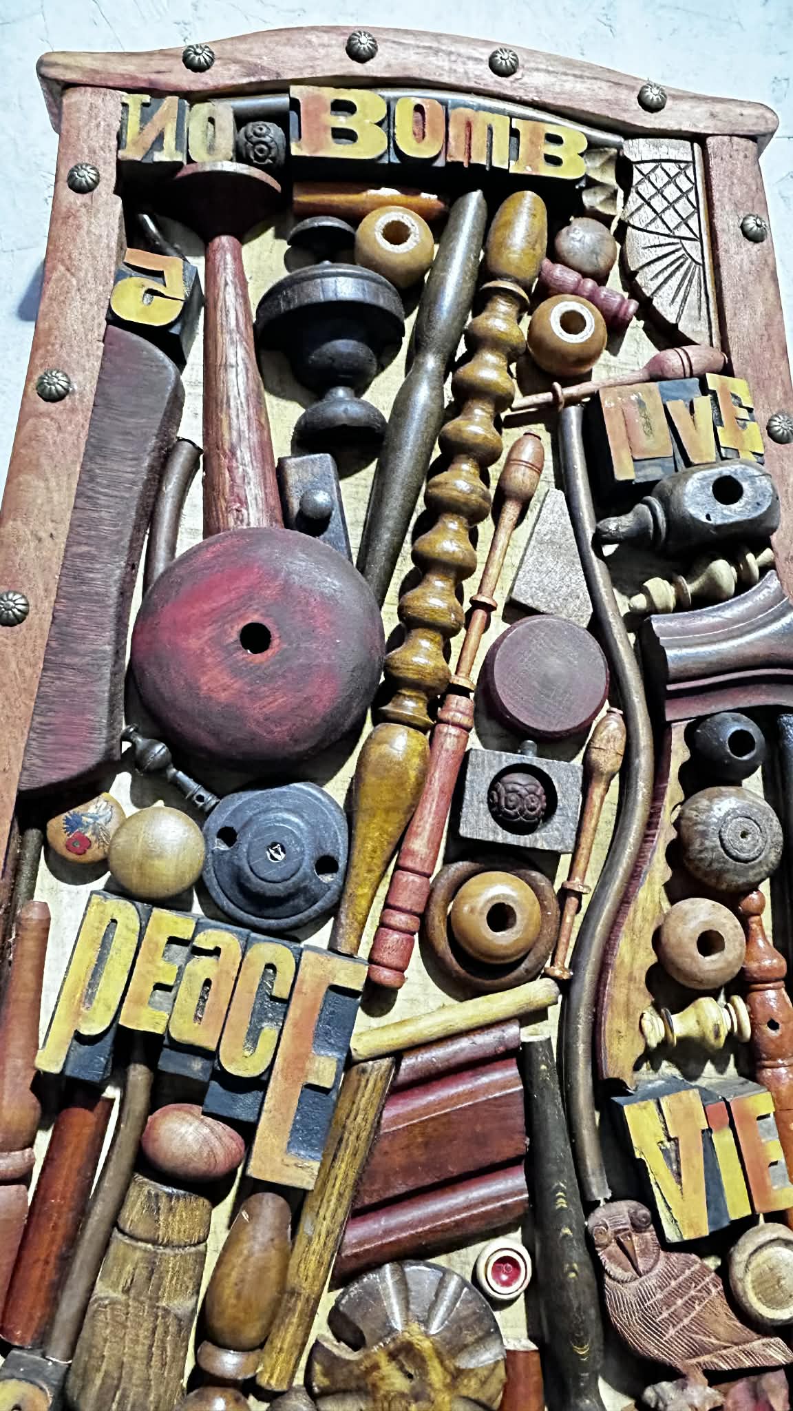 Sculpture murale en bois – Yannick De Praeter