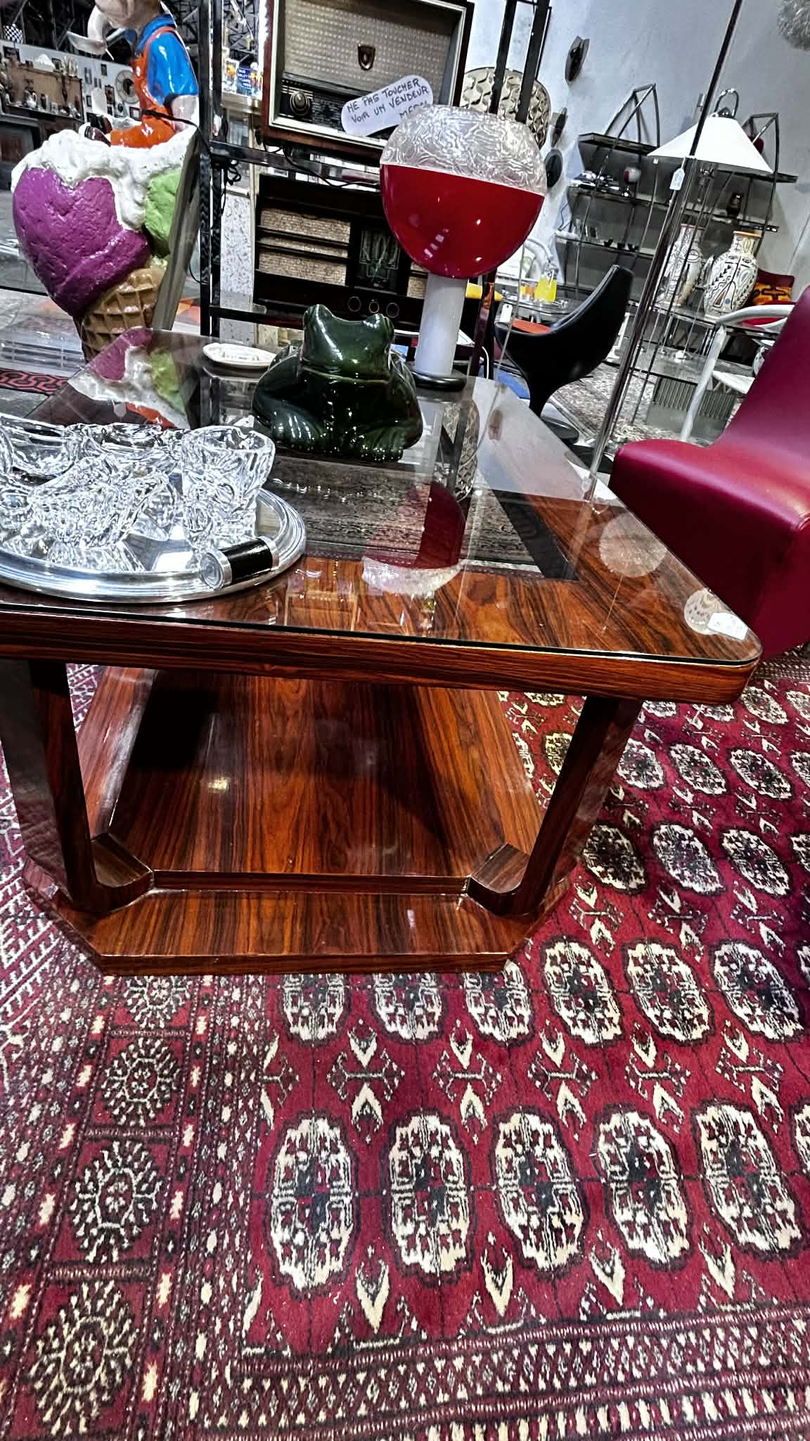 Table basse en bois et verre – Élégance vintage & modernité