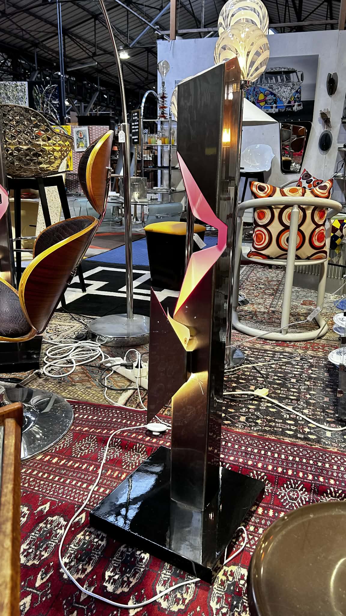 Lampadaire sculptural contemporain – Pièce unique