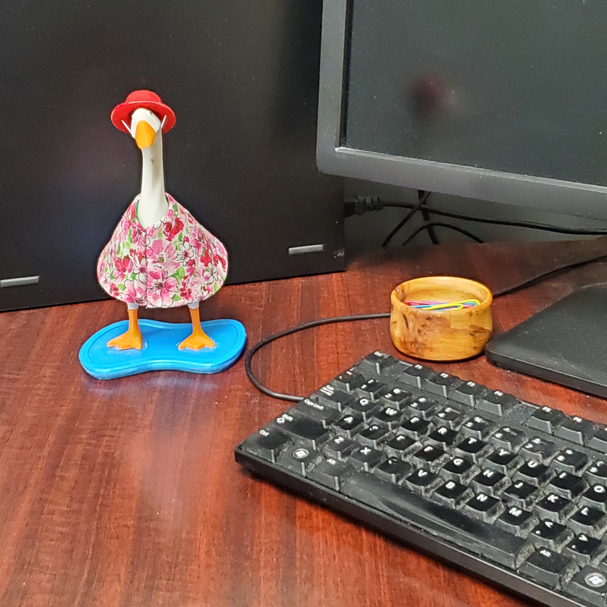 Floral Outfit for desk goose in Red and Pink