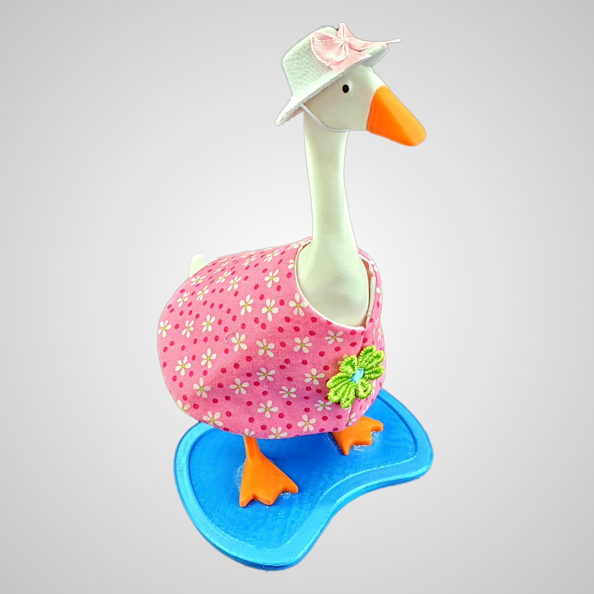 Pink Flowered Outfit for a 7 inch Desk Goose