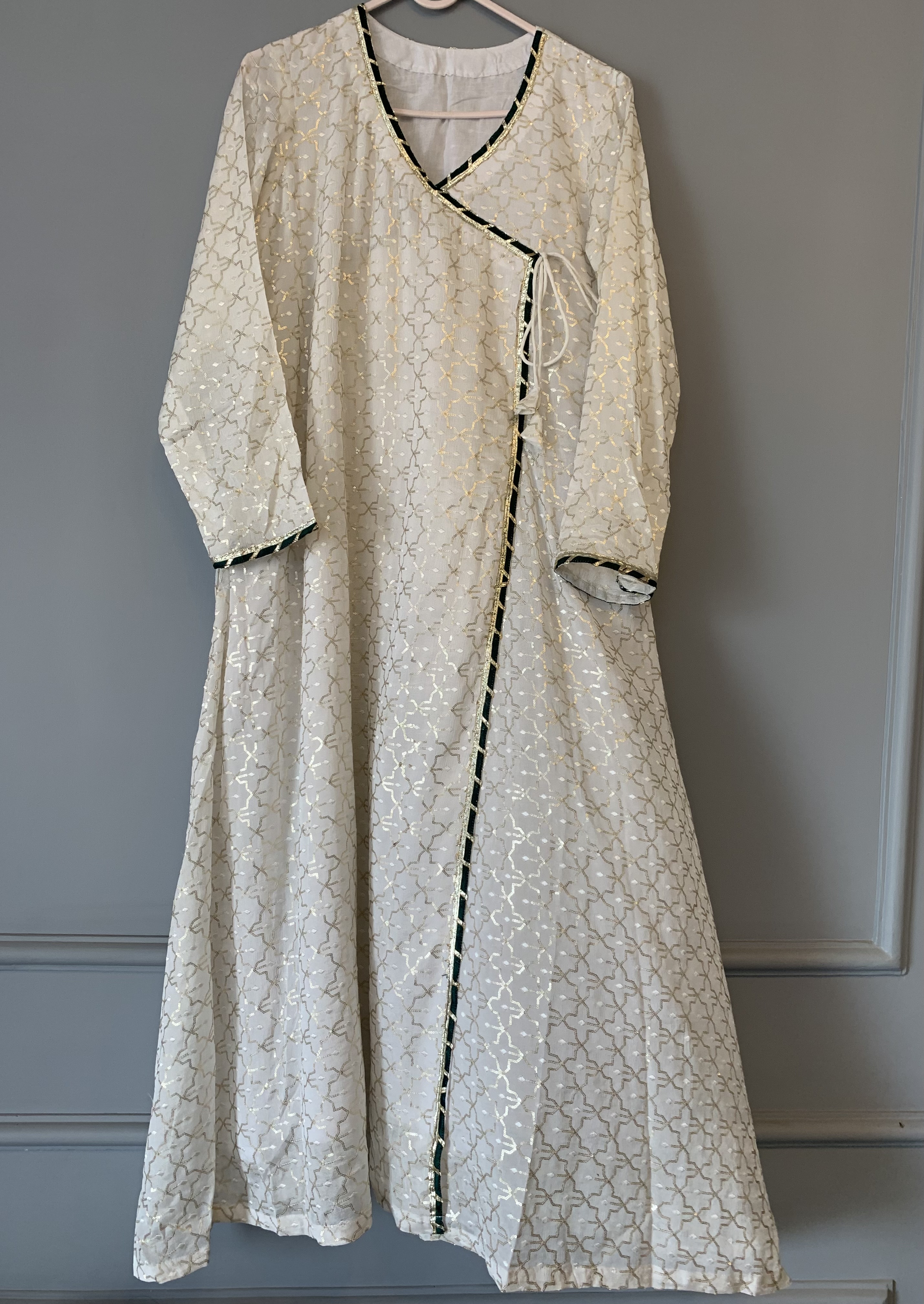 white and gold anarkli