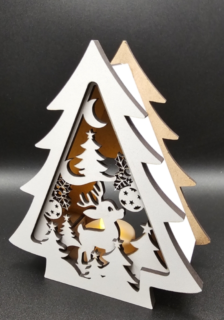 Árvore de Natal decorativa com rena