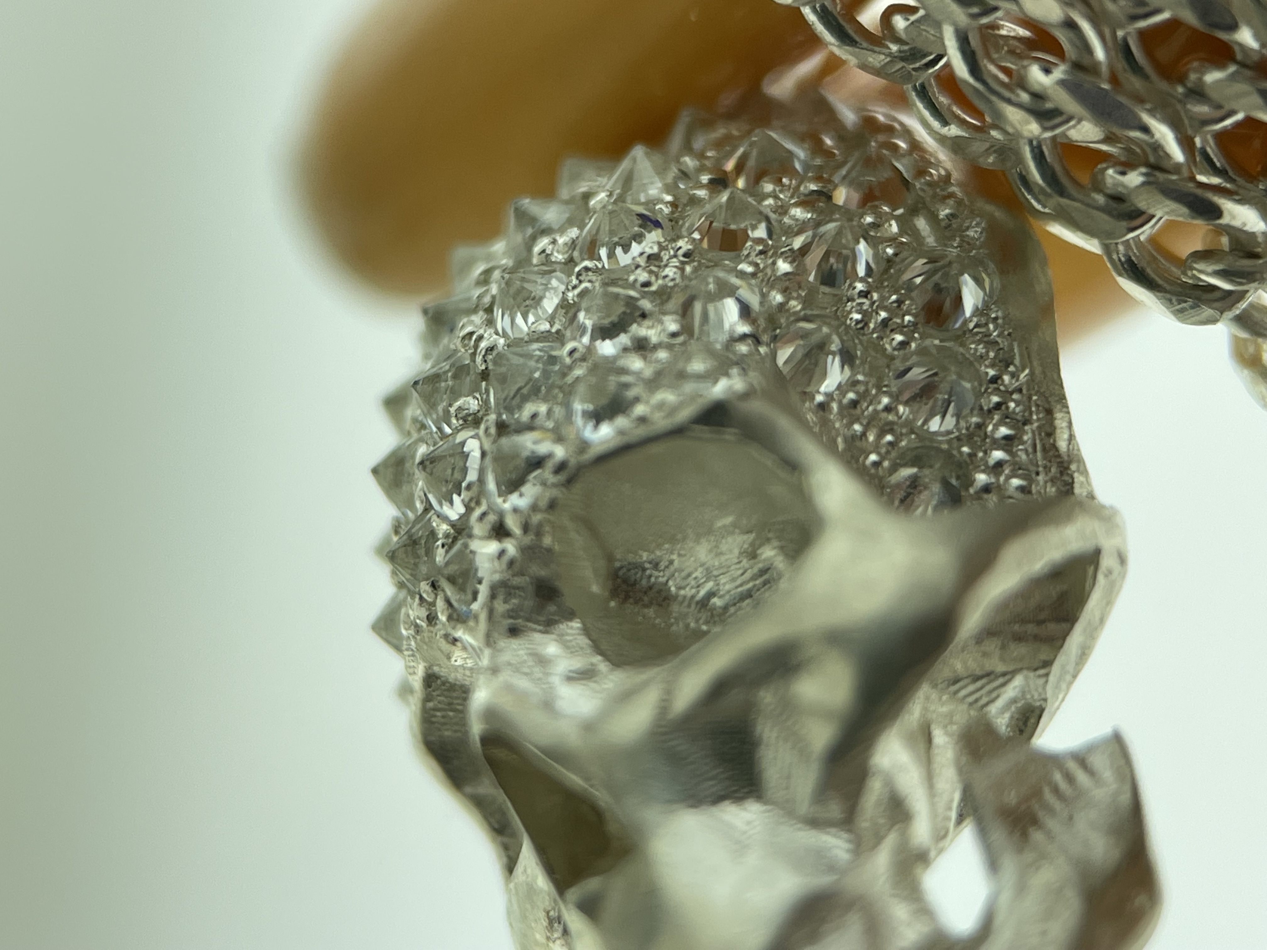 Reversed death pendant 