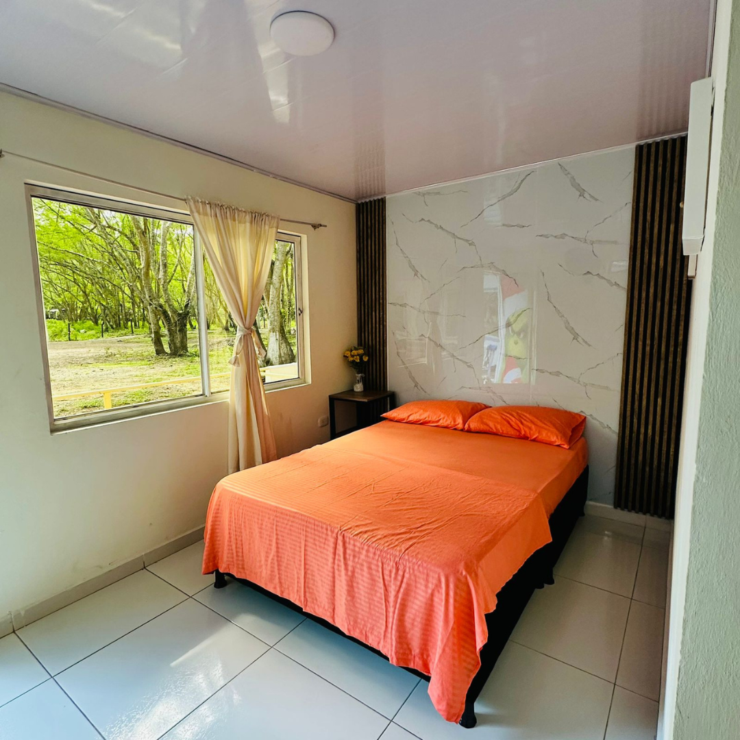 CABAÑA NARANJA