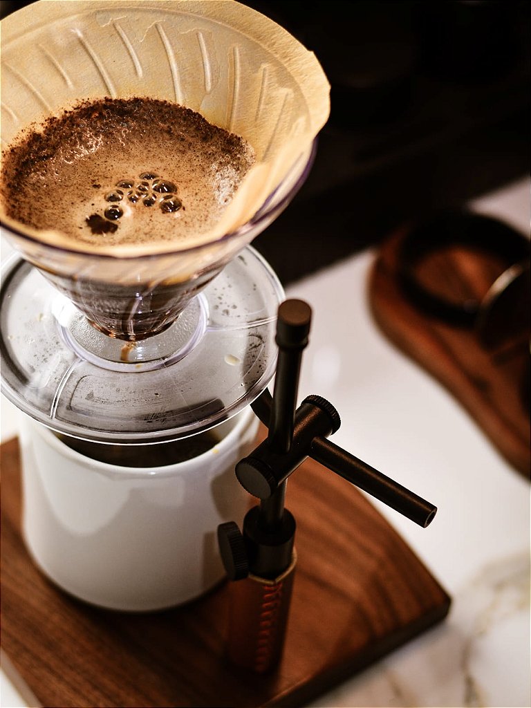 CAFÉ COM NOTAS DE FRUTAS AMARELAS