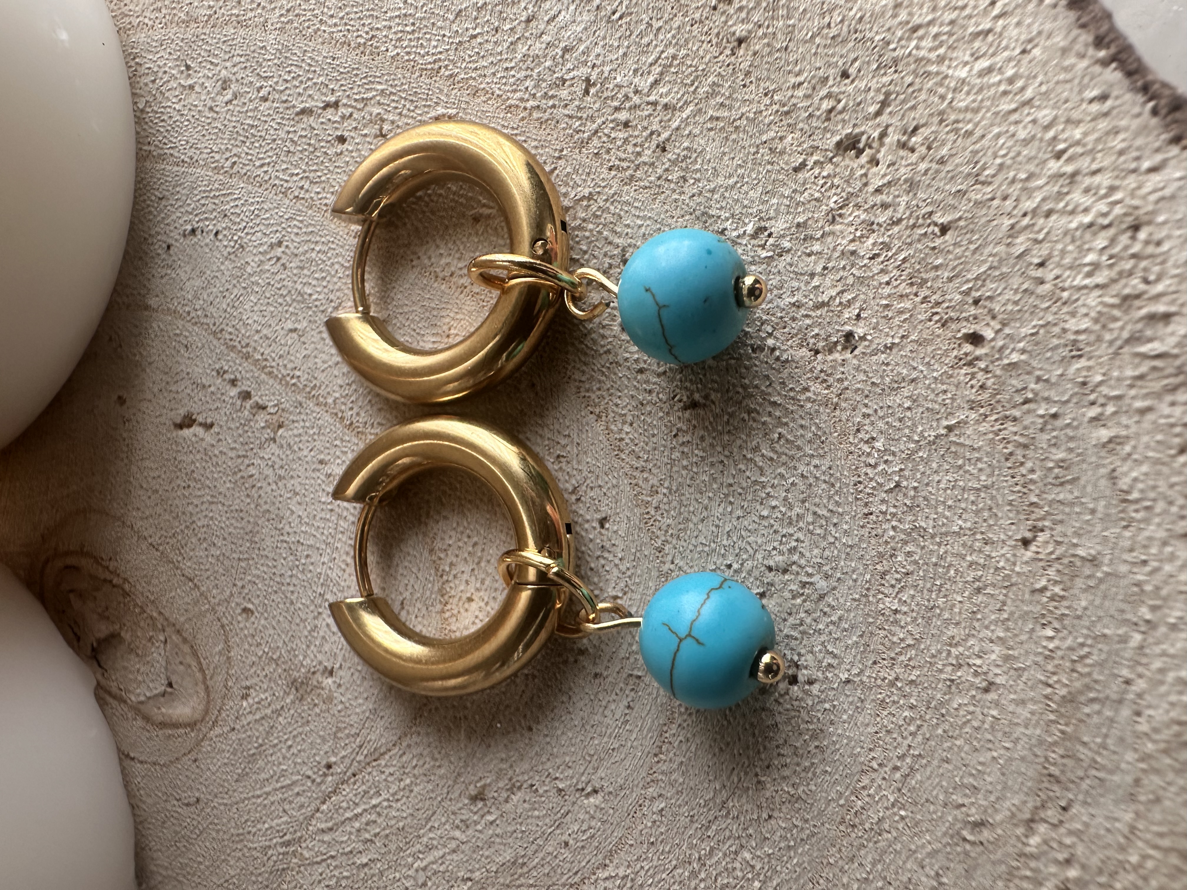 Pendientes de Howlita Turquesa