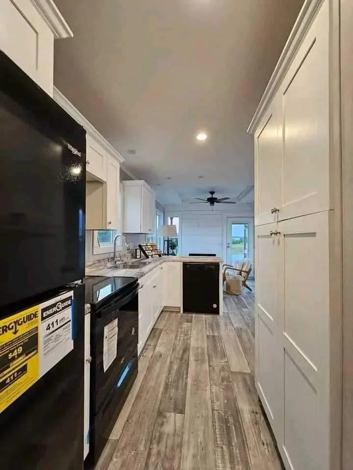  Fully furnished 40ft Container home
