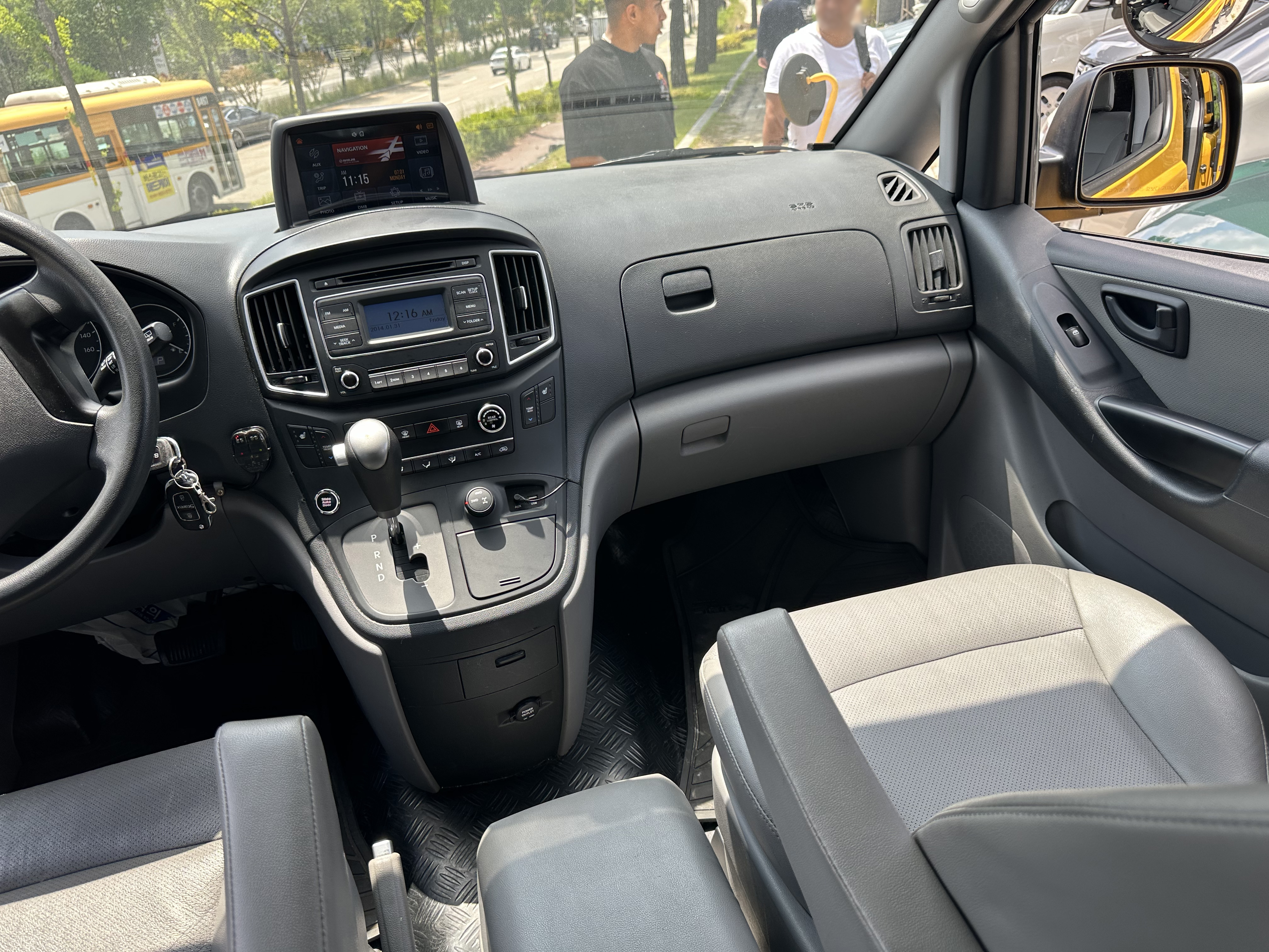 MINIBUS PREMIUM 11 PL 4WD