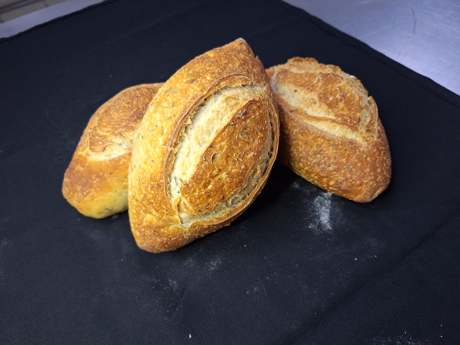 PÃO RUSTICO ERVAS FINAS