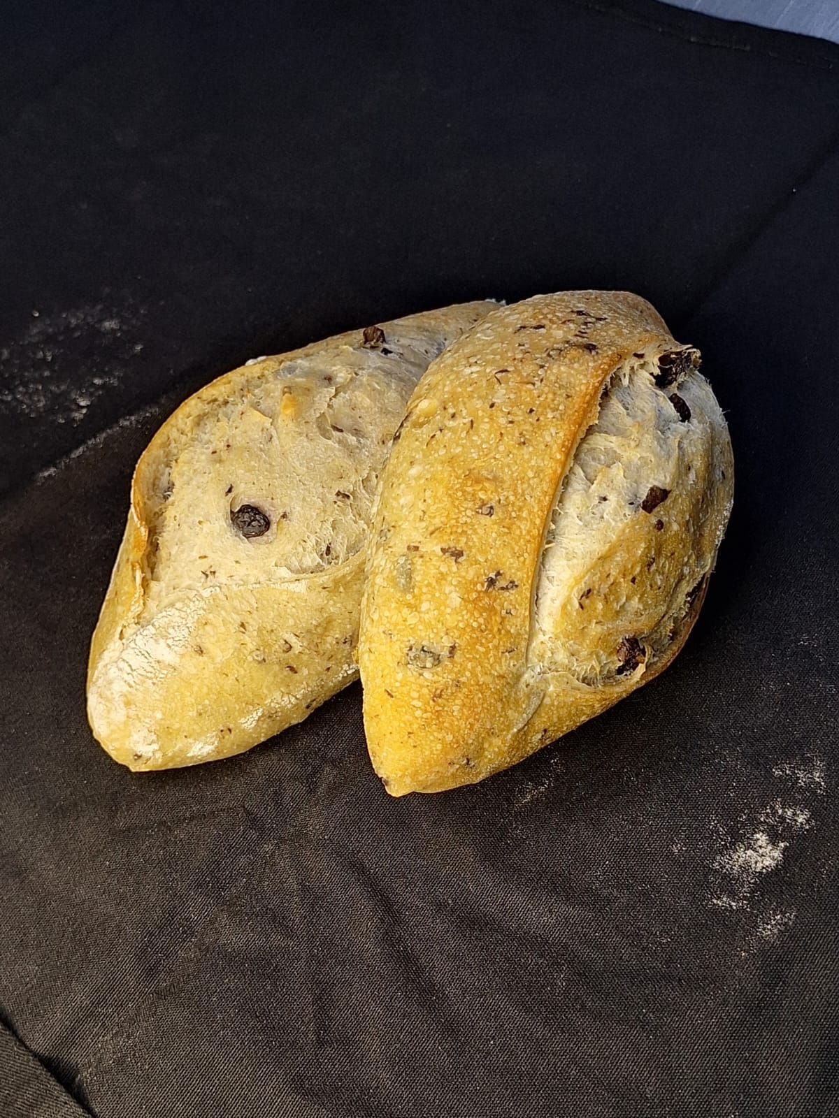 PÃO RUSTICO OLIVAS PRETAS