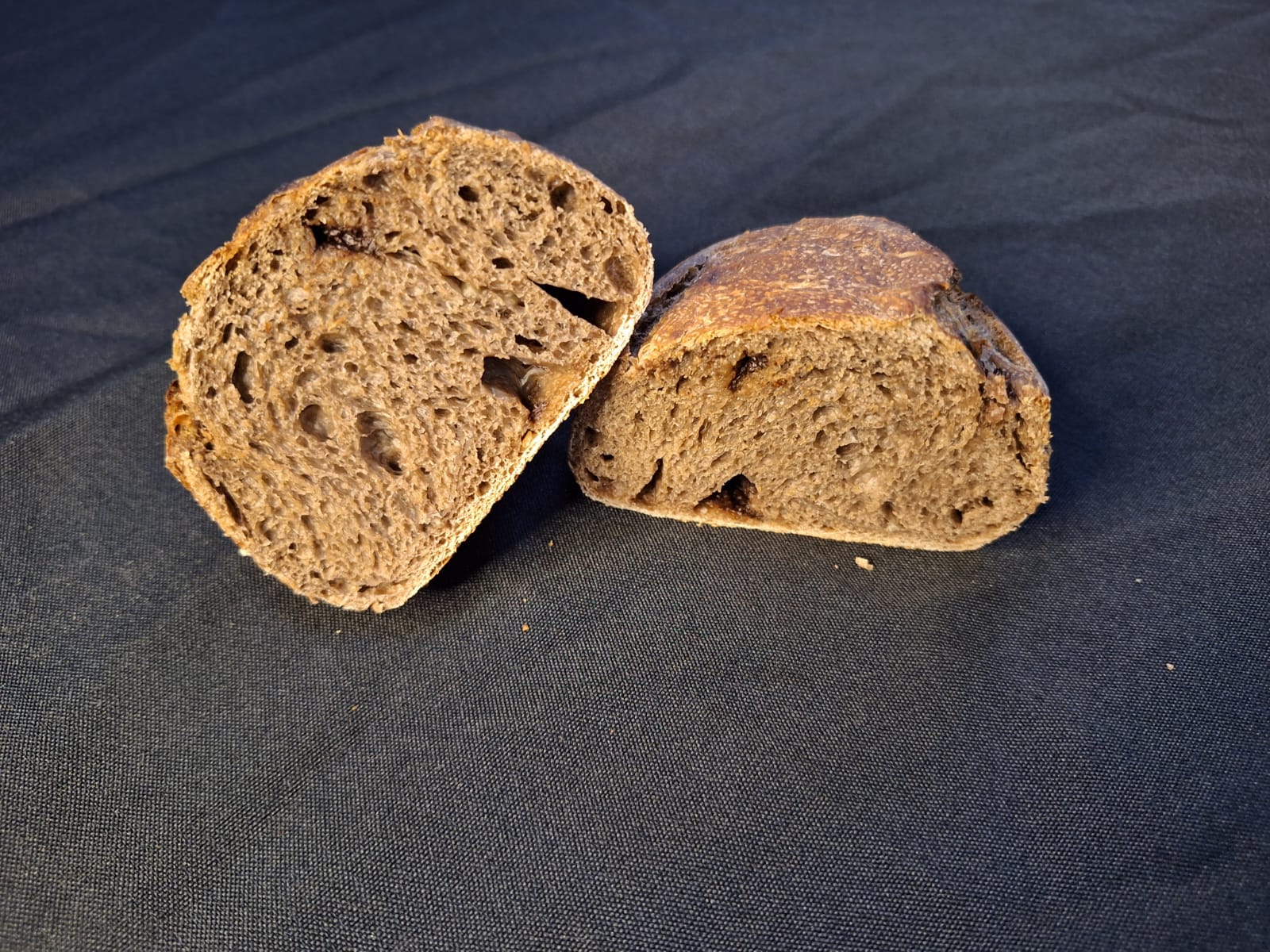 PÃO RUSTICO CHOCOLATE E CASTANHA DO PARÁ 