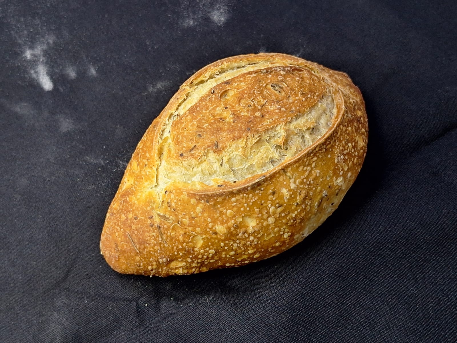 PÃO RUSTICO ERVAS FINAS