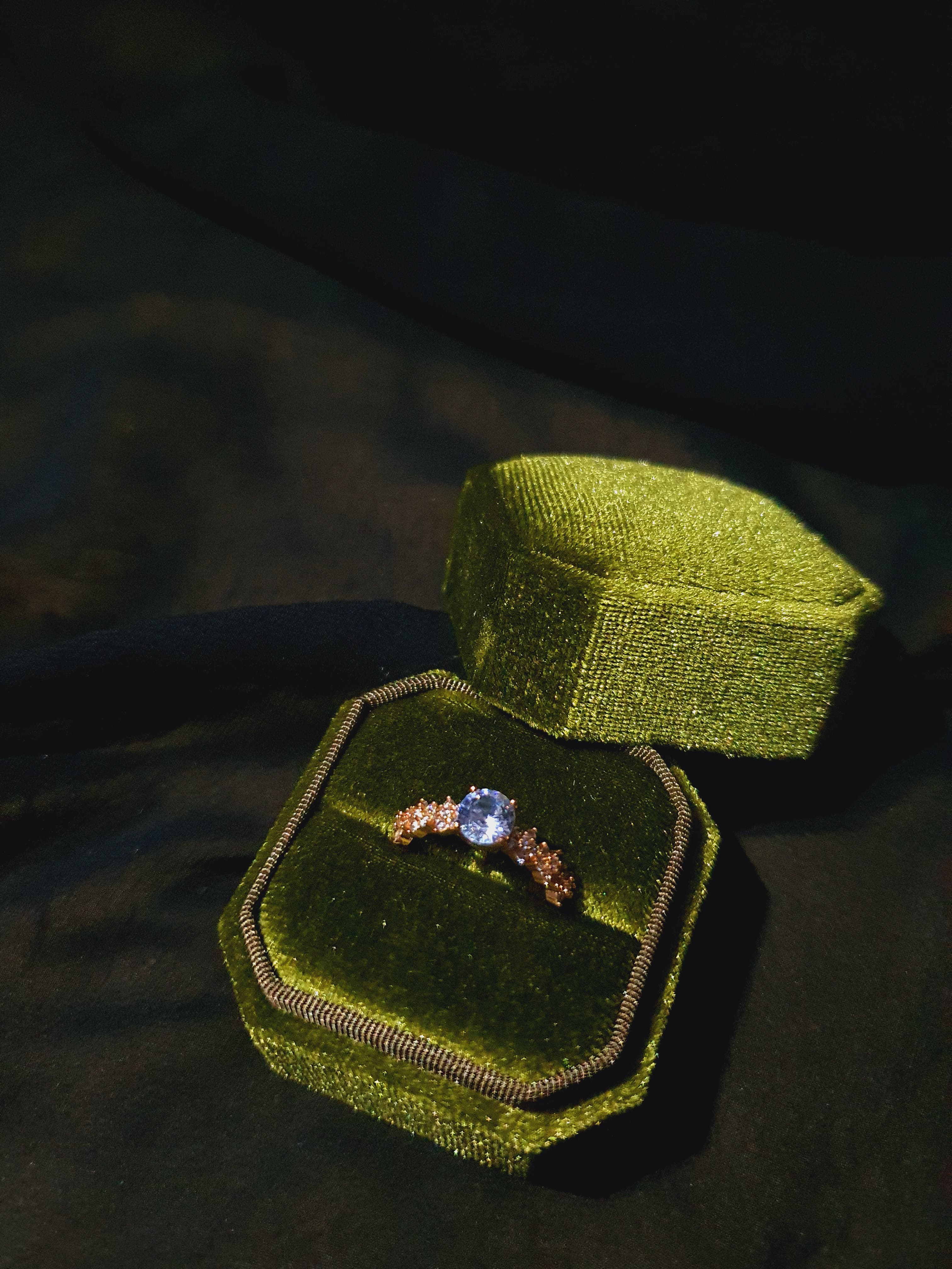 Elegant Diamond Ring rose gold plated