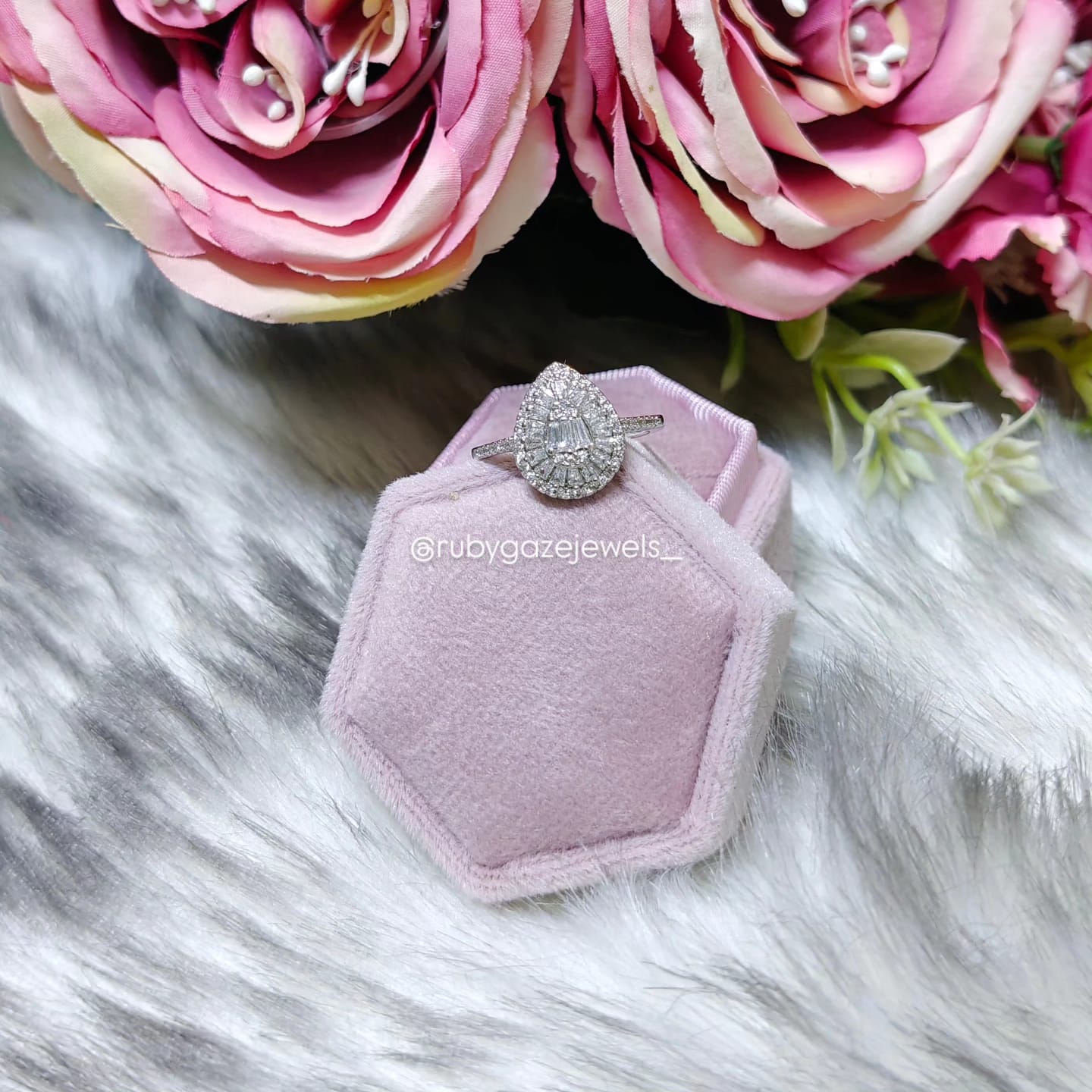 Pear engagement ring