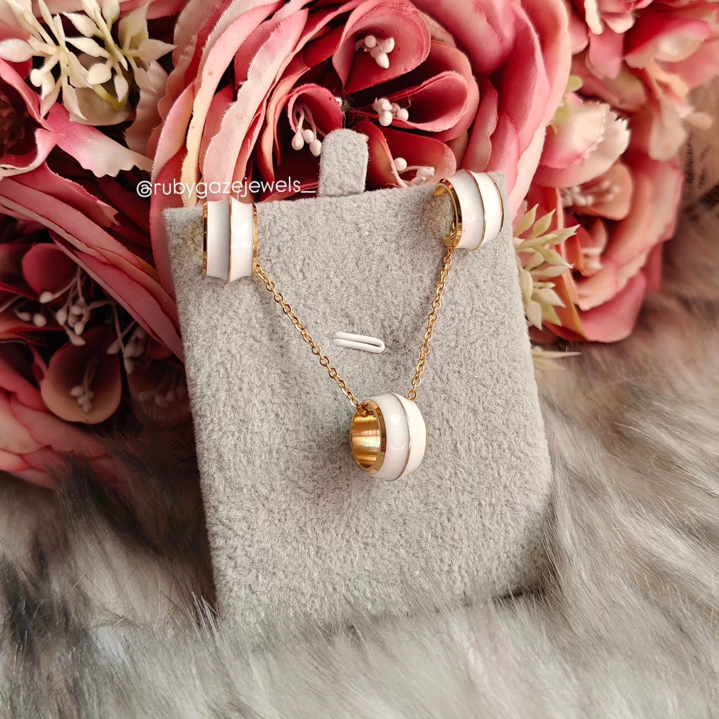 Delicate necklace and earring set