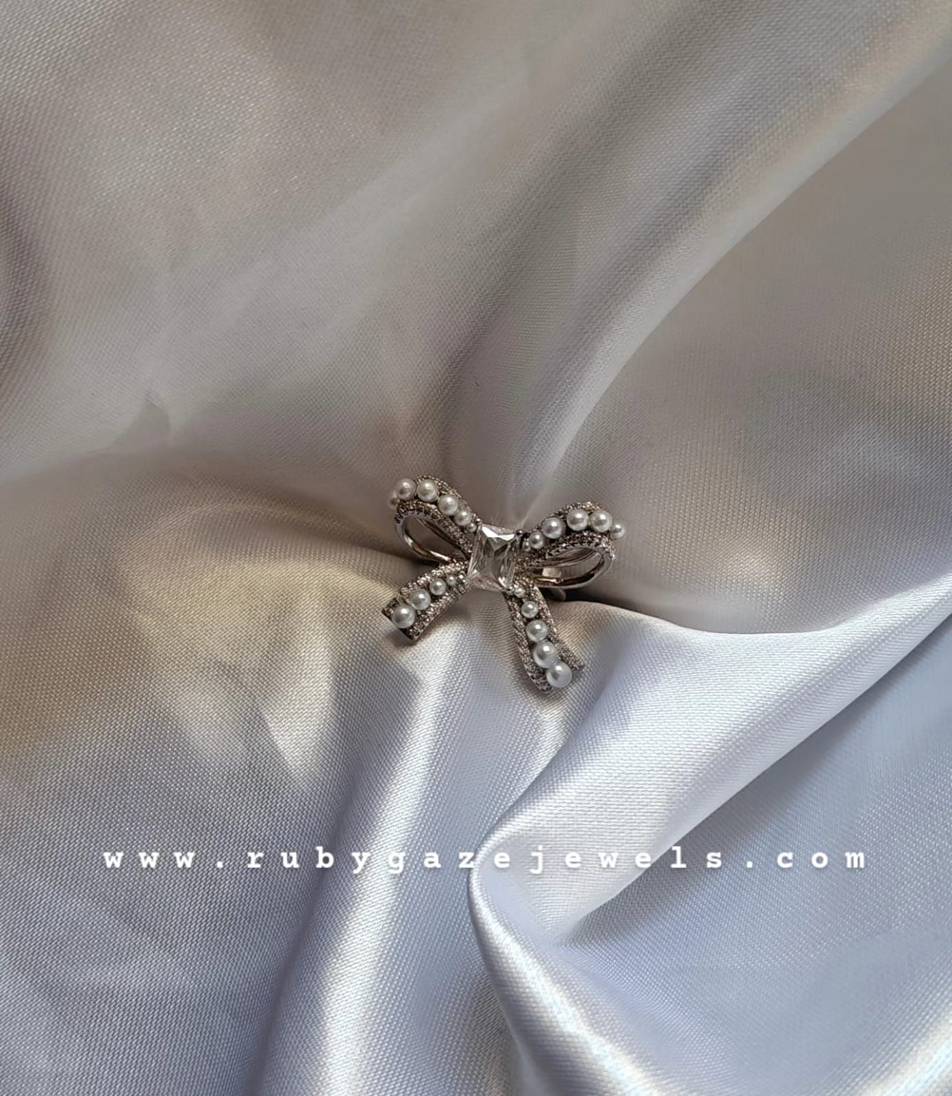 Elegant Crystal Bow Ring