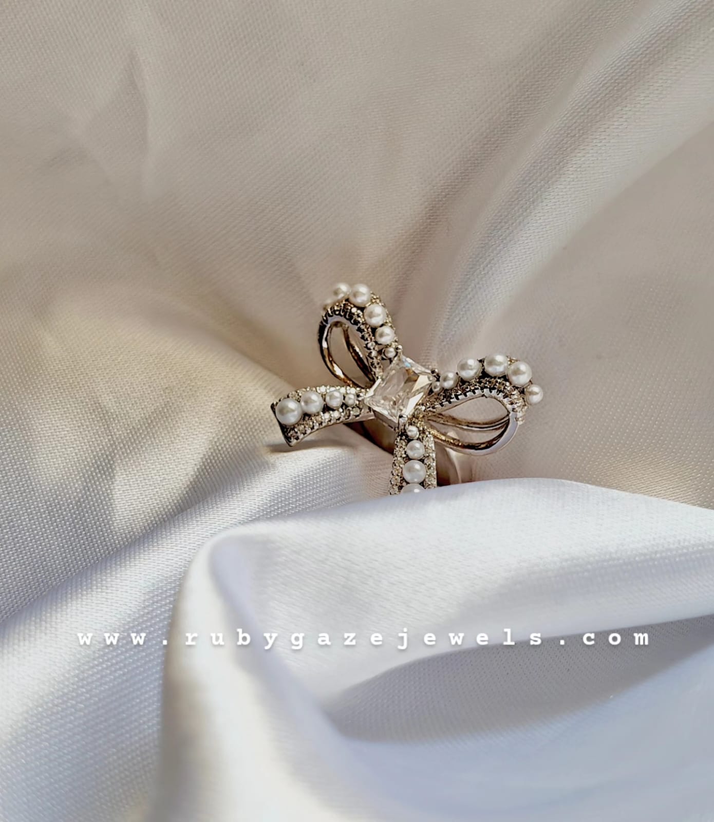 Elegant Crystal Bow Ring