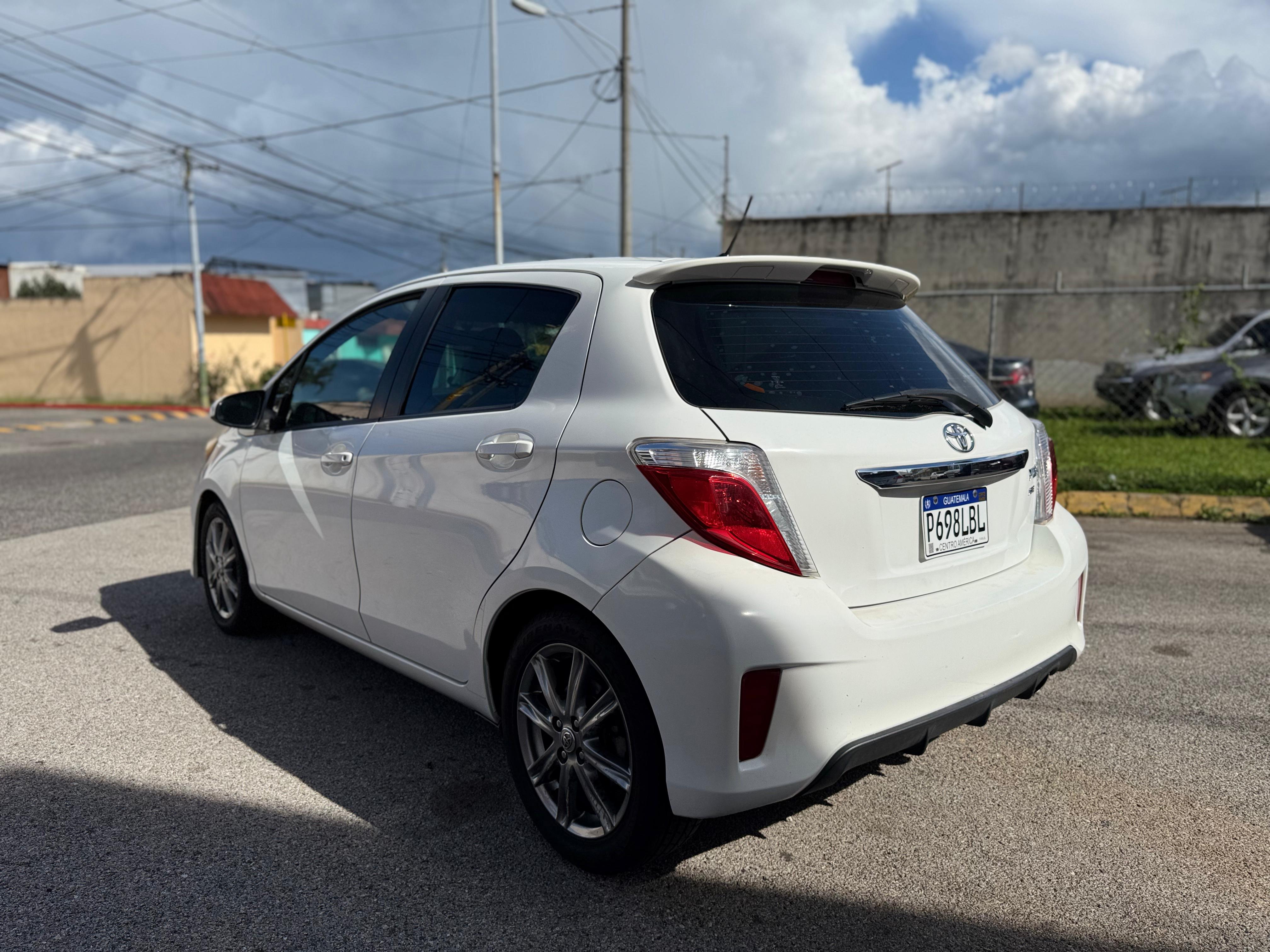 Toyota Yaris SE 2012
