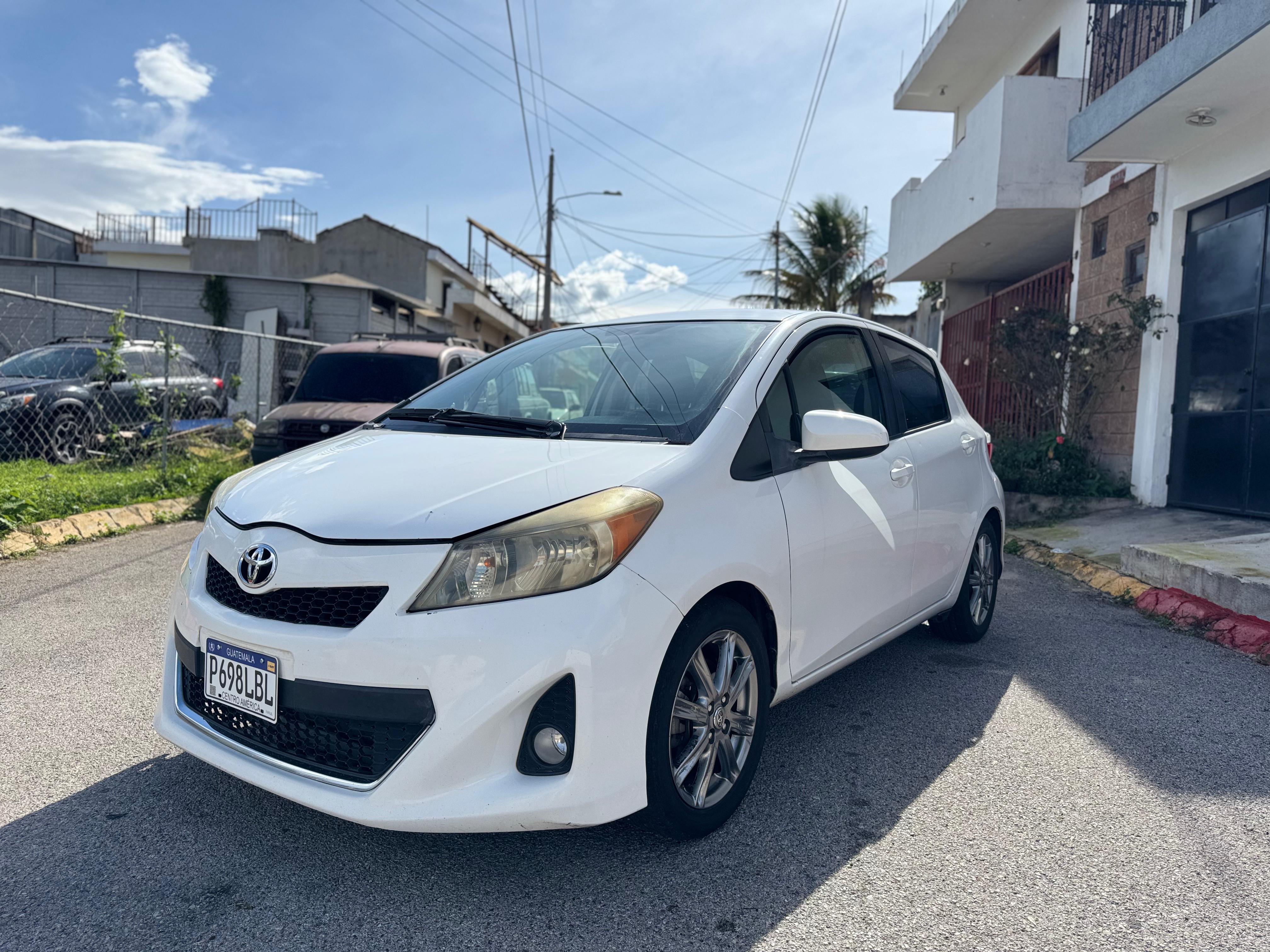 Toyota Yaris SE 2012