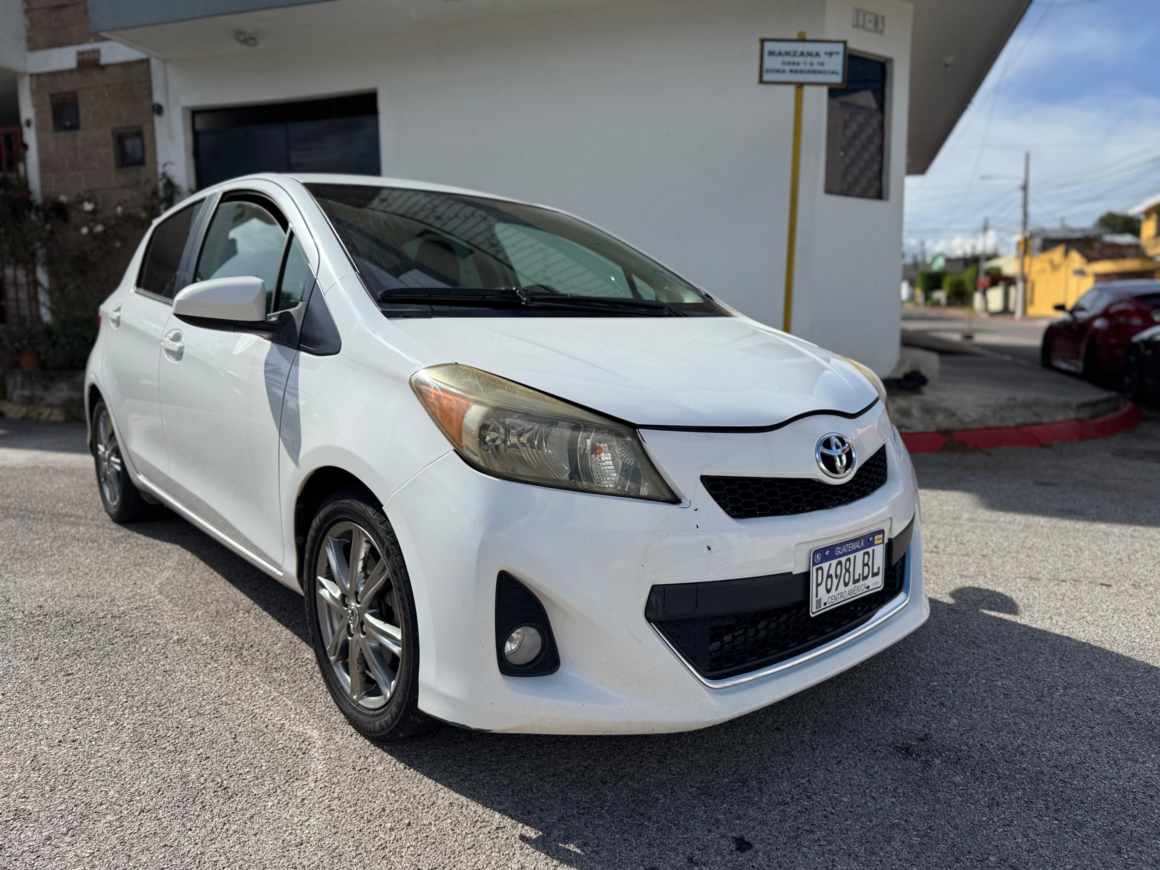 Toyota Yaris SE 2012